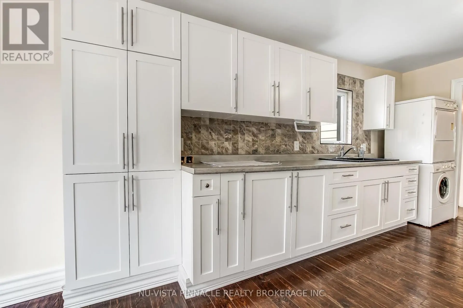 727 QUEENS AVENUE - Image 9