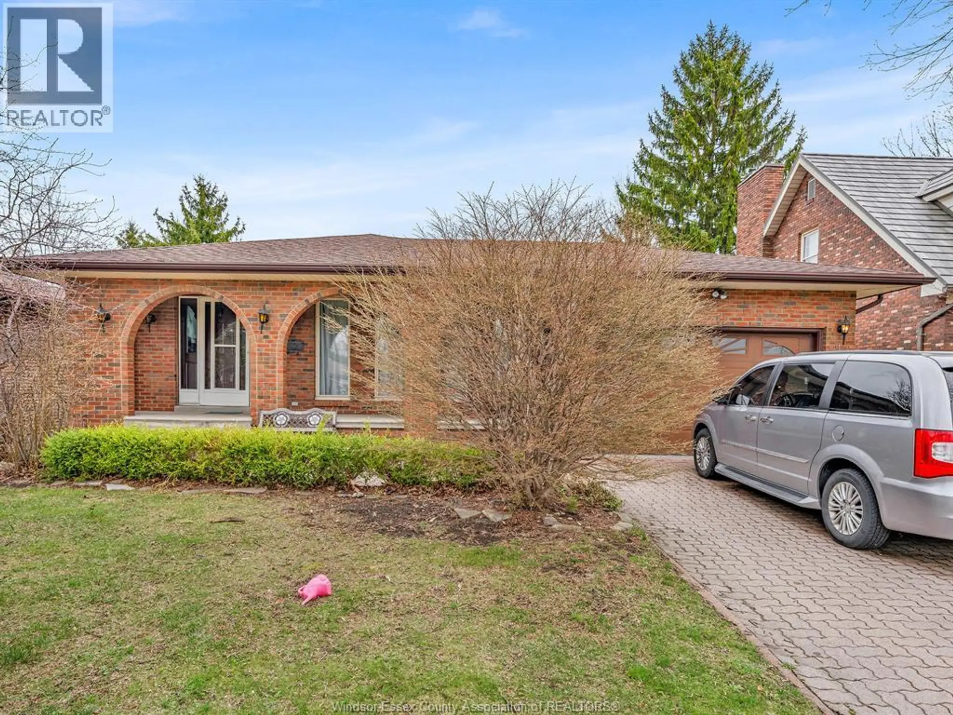 2880 ST. CLAIR AVENUE - Image 1