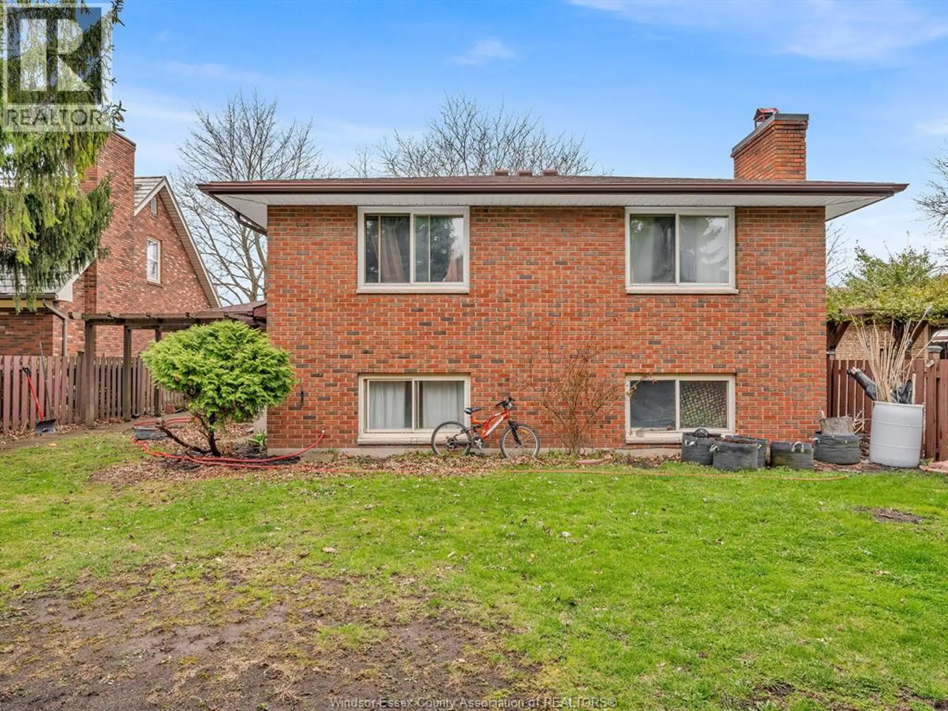 2880 ST. CLAIR AVENUE - Image 2