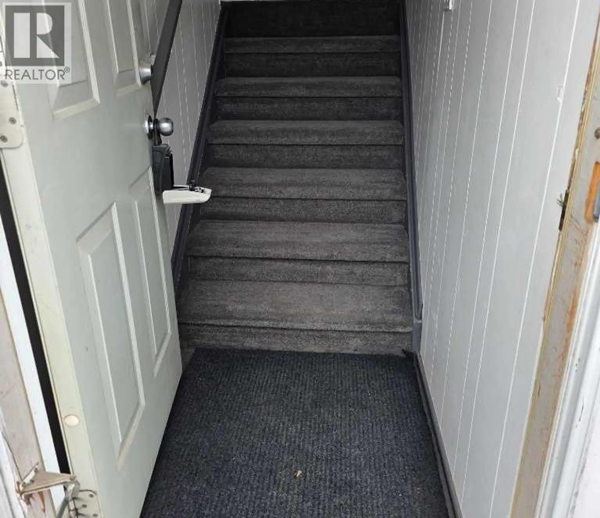 2822 13 Avenue SE - Image 3