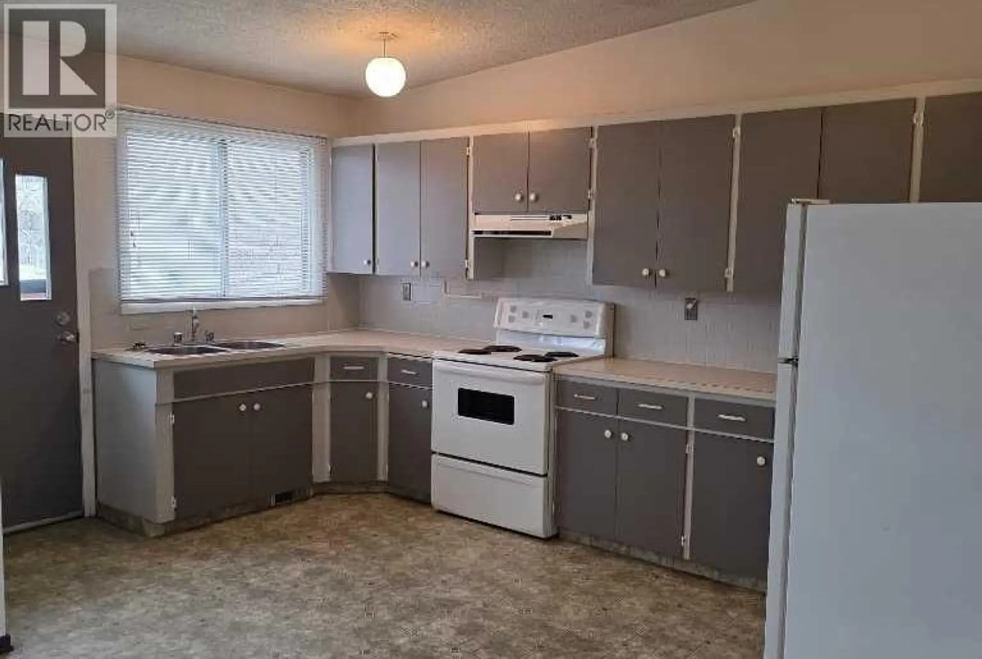 2822 13 Avenue SE - Image 7