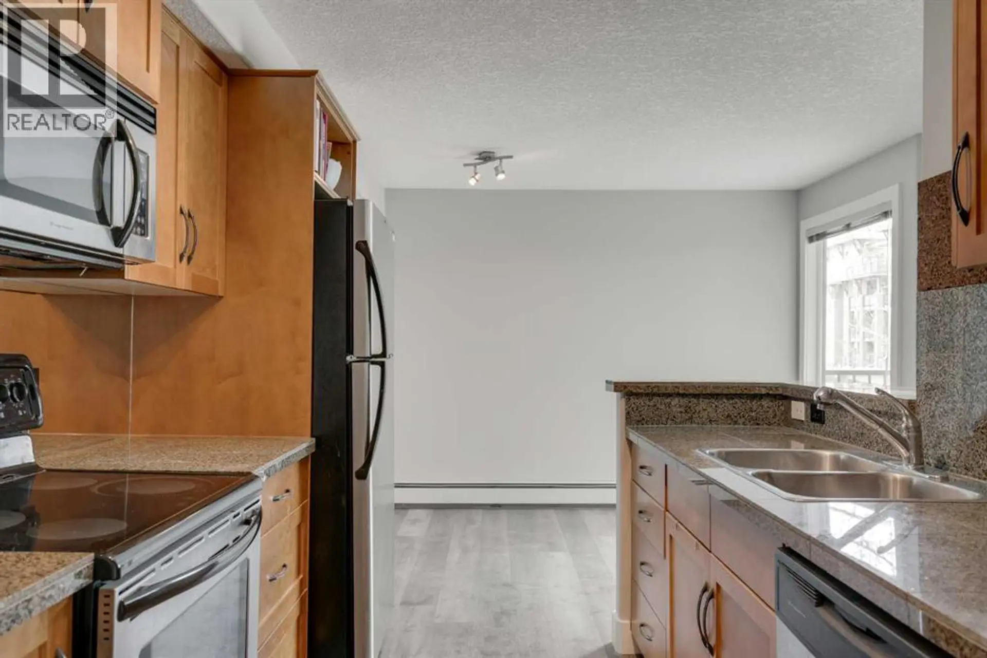 #101 355 5 Avenue NE - Image 6