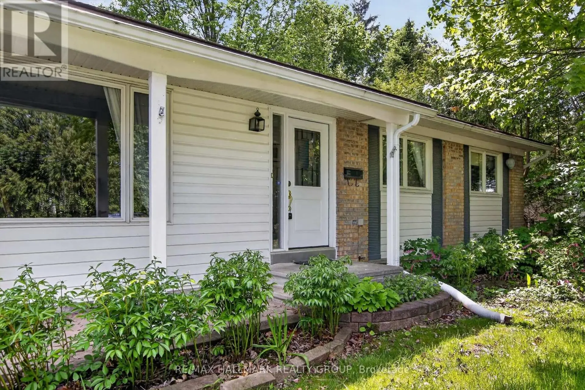 41 PARKMOUNT CRESCENT - Image 4