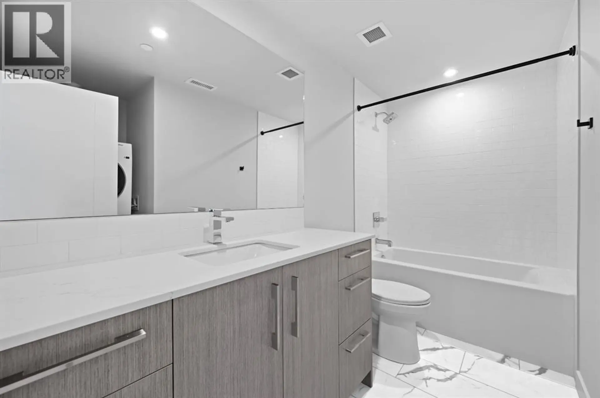 #841 110 18A Street NW - Image 10