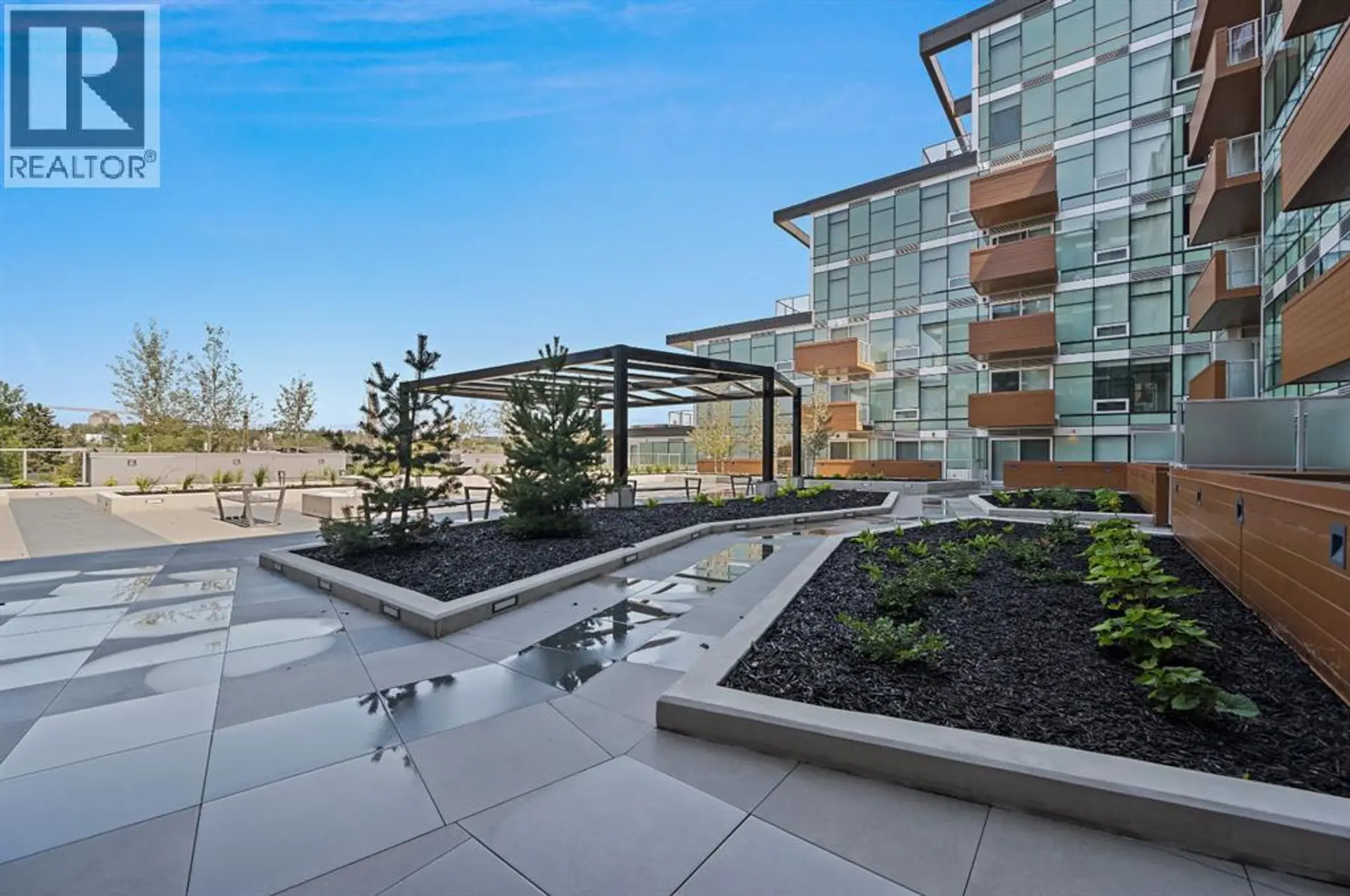 #841 110 18A Street NW - Image 2