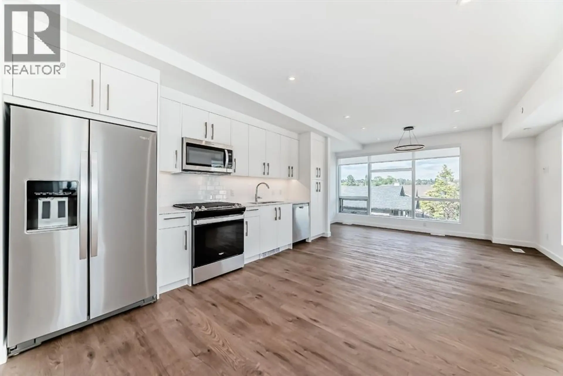 #260 110 18A Street NW - Image 2