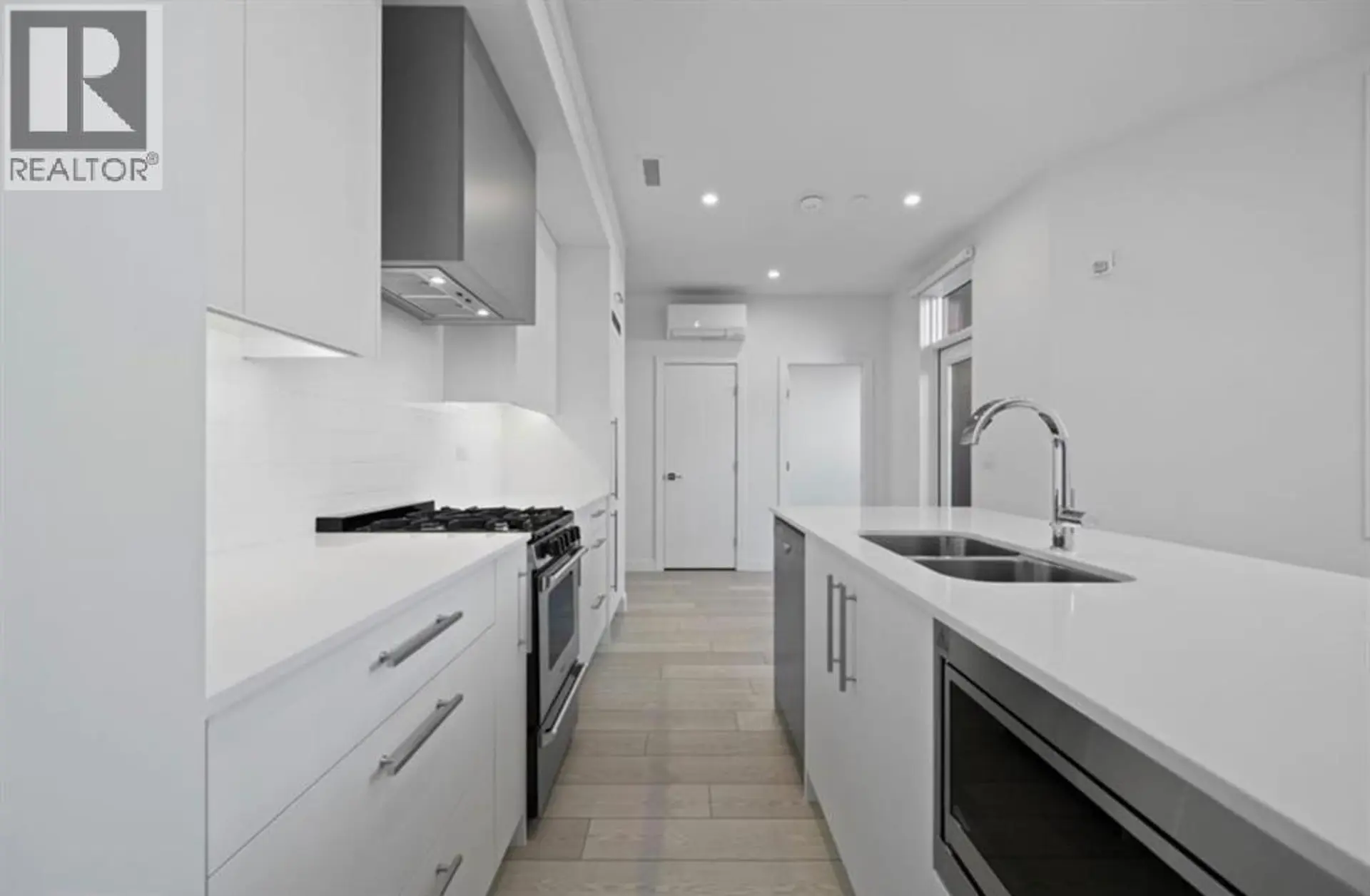 #102 8370 Broadcast Avenue SW - Image 4