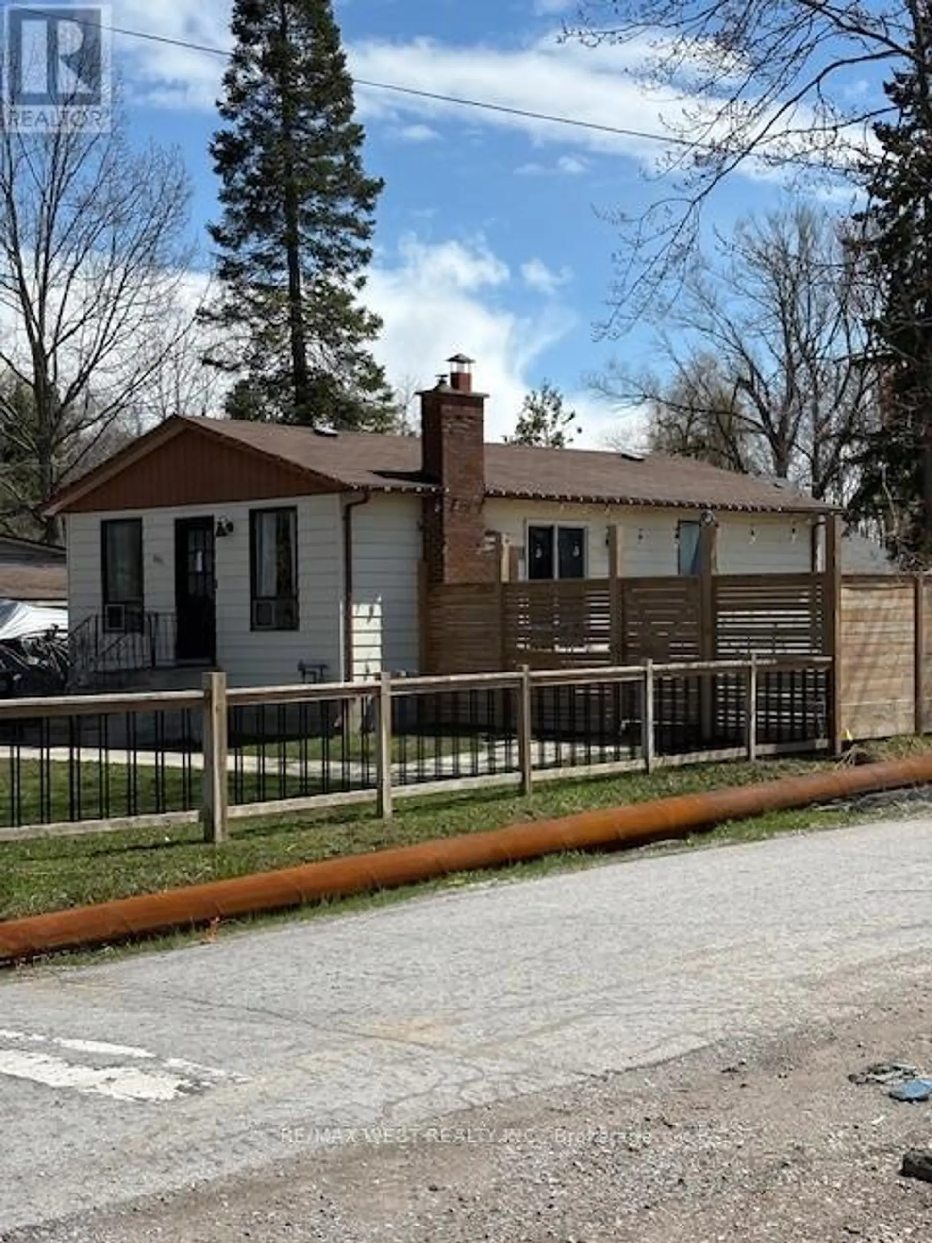 661 9TH LINE - Image 1