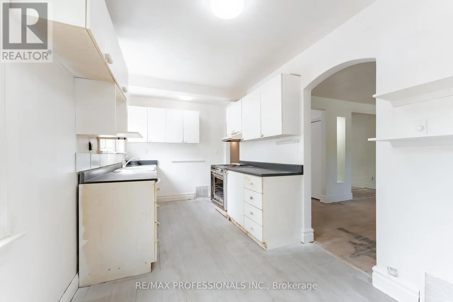4 ELTON CRESCENT - Image 6