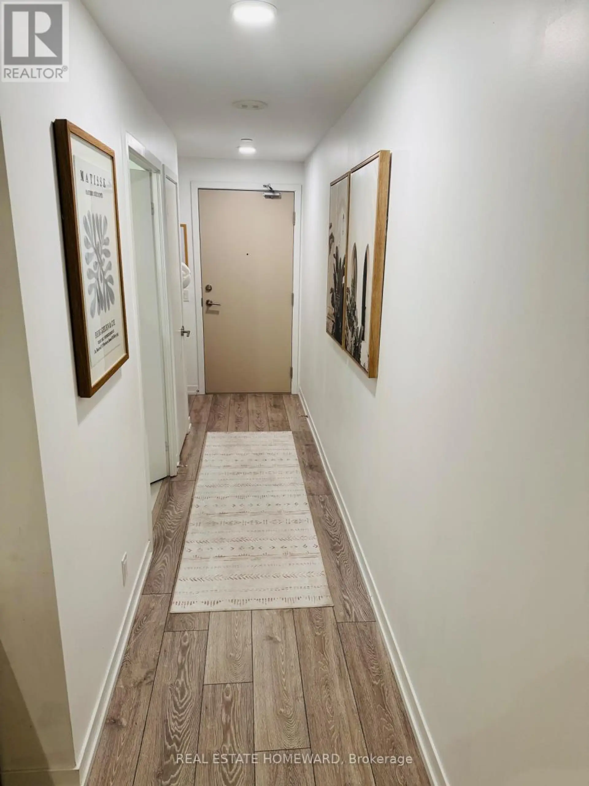 #535 2020 BATHURST STREET - Image 2