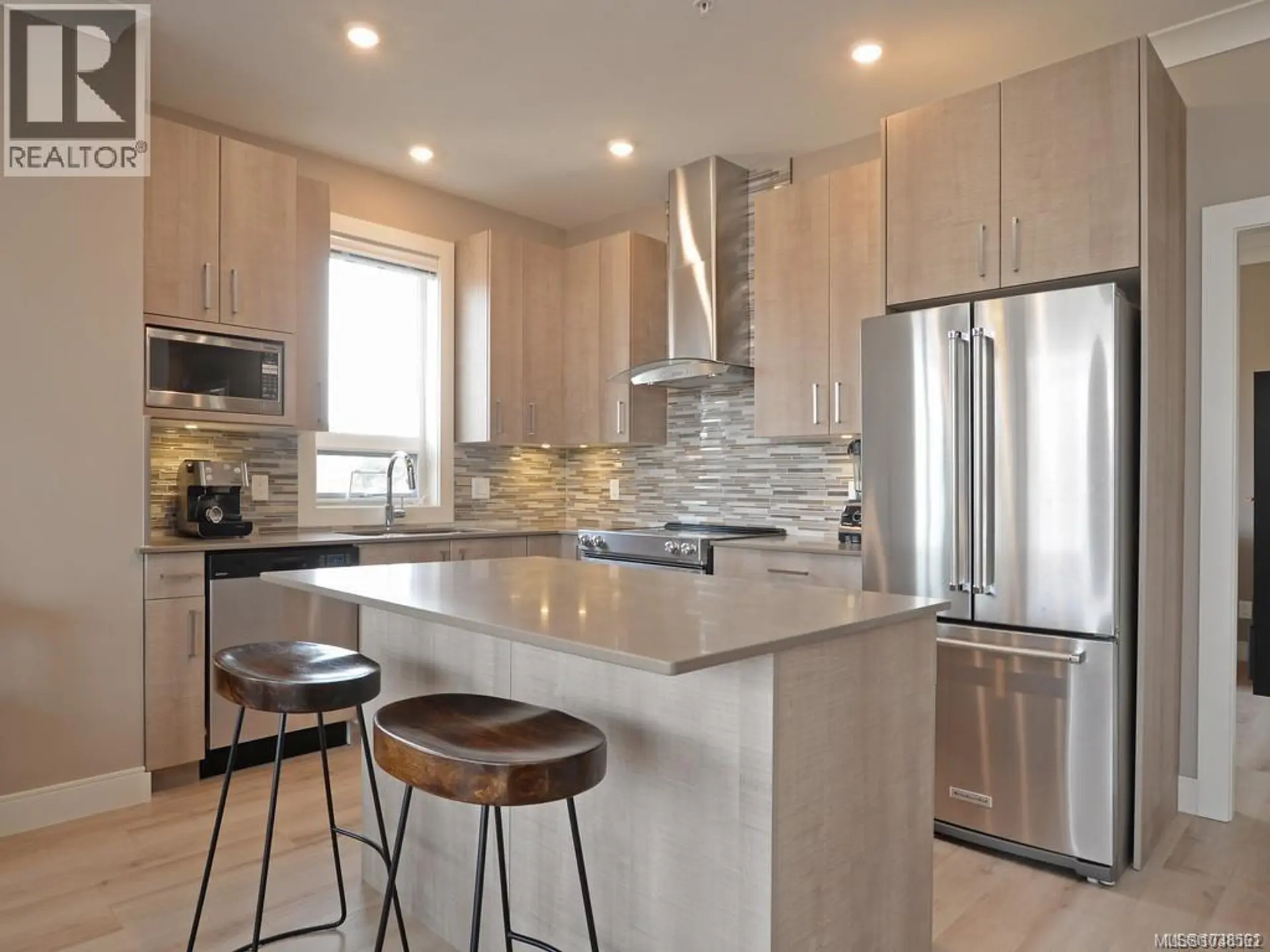 #403 300 Michigan St - Image 8