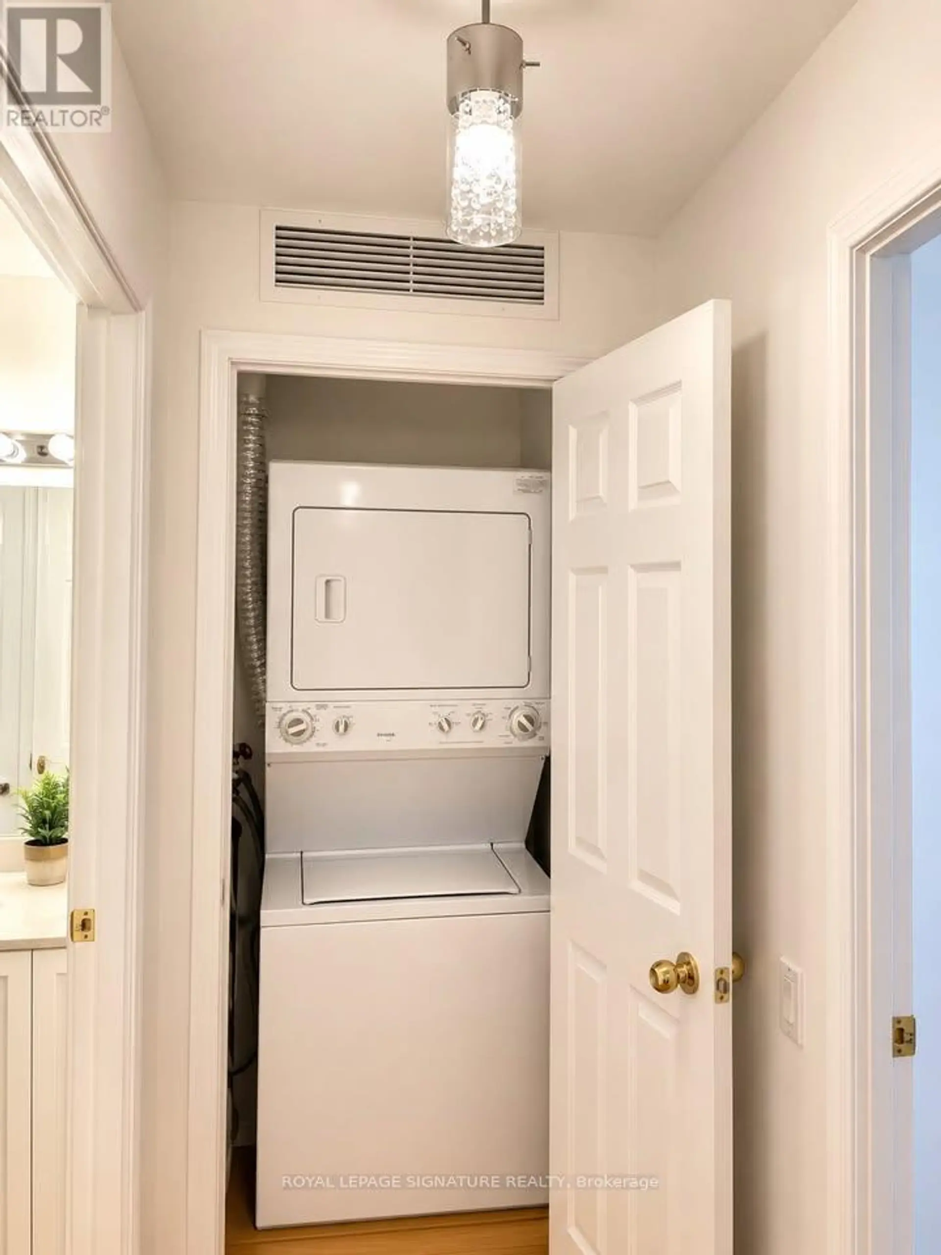 #1908 8 HILLCREST AVENUE - Image 9