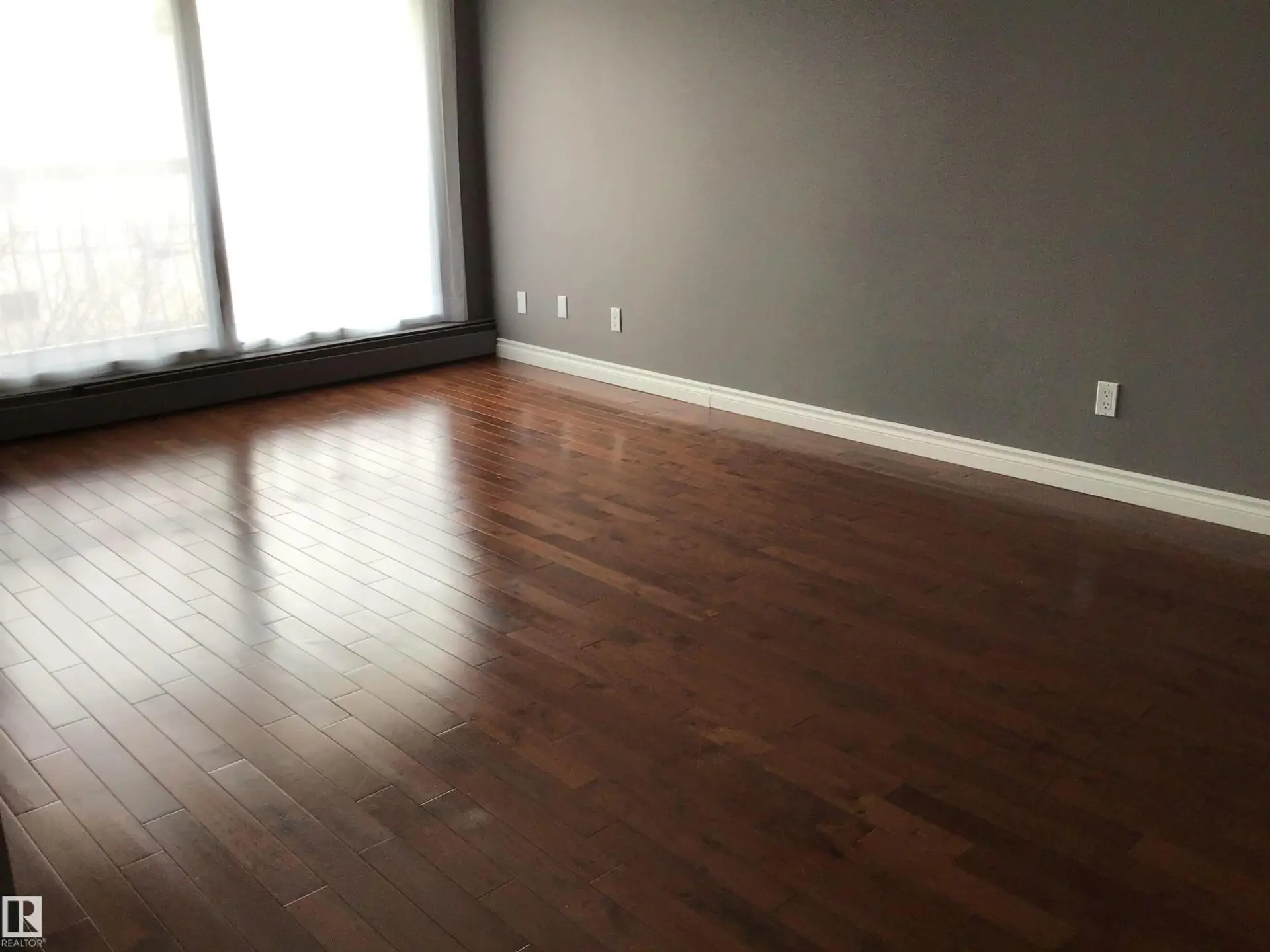#402 10625 83 AV NW - Image 3