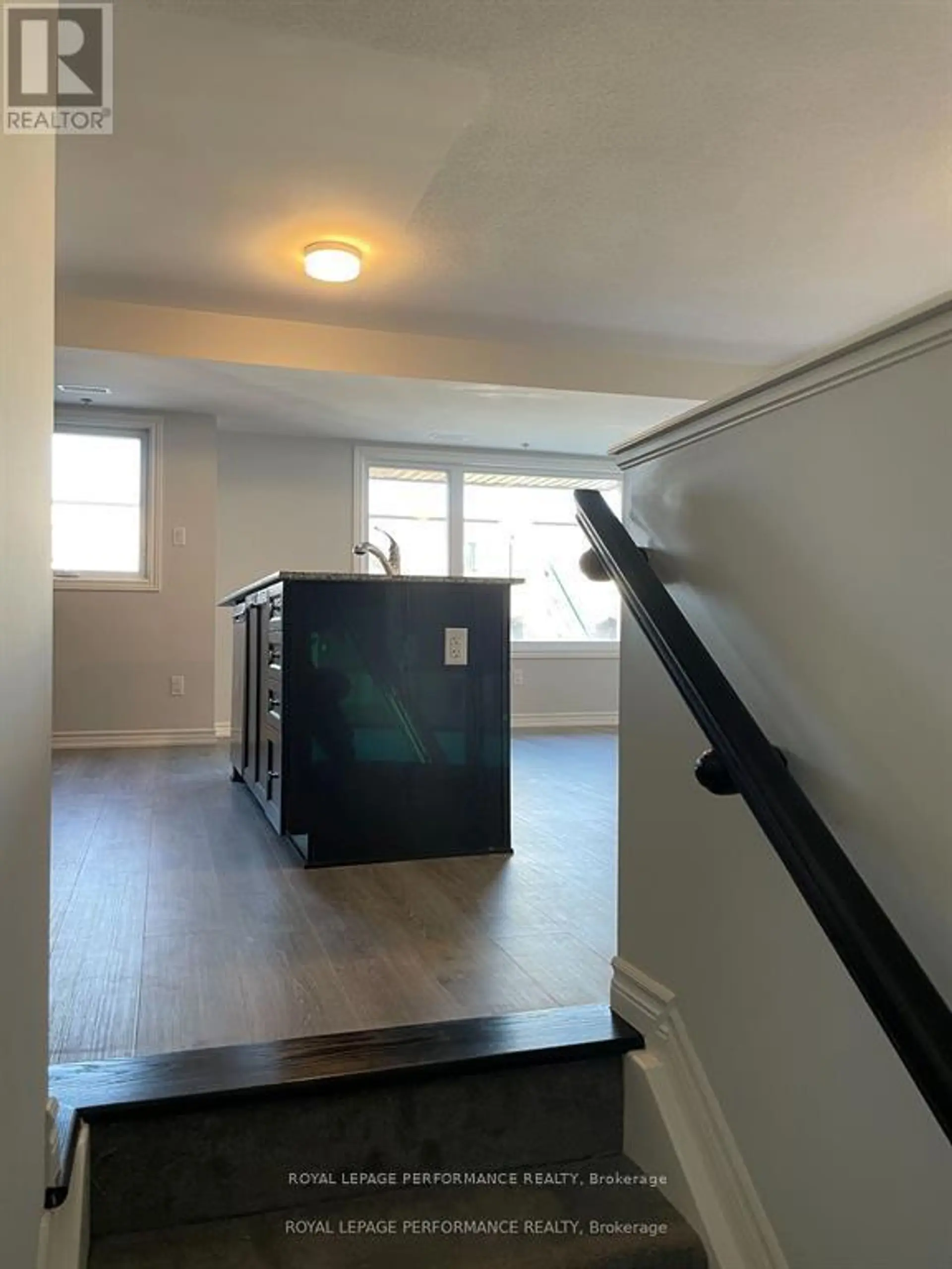 704 KIZIS PRIVATE - Image 3