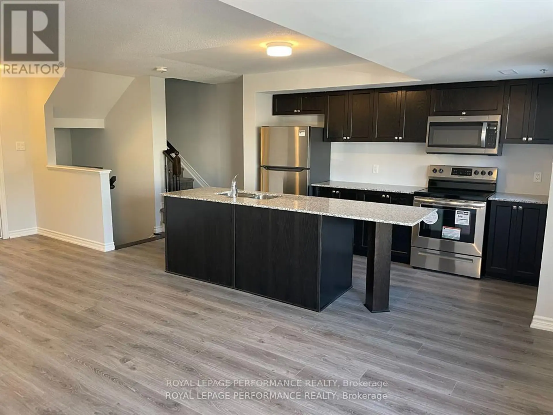 704 KIZIS PRIVATE - Image 4