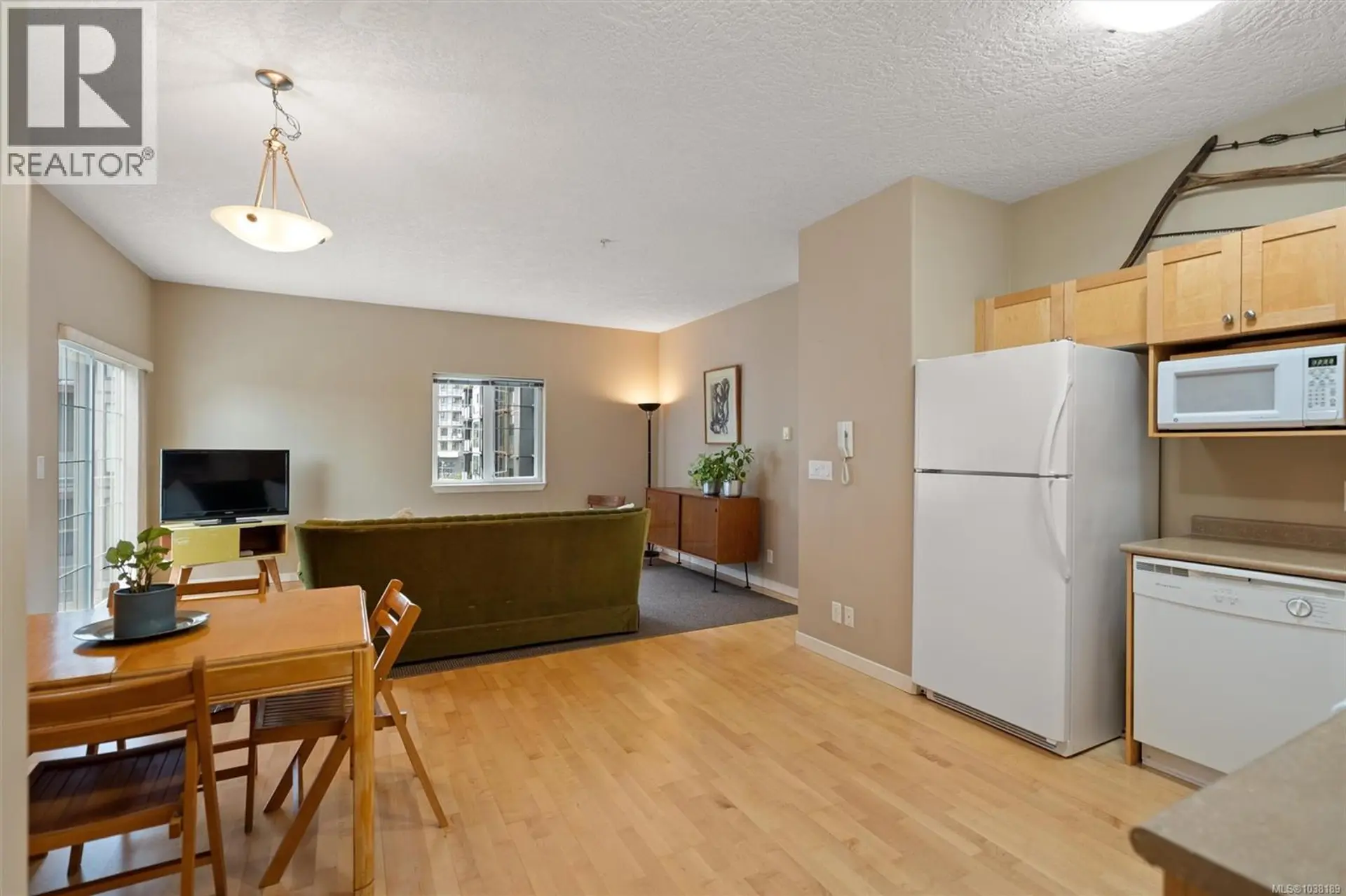 #301 2844 Bryn Maur Rd - Image 4