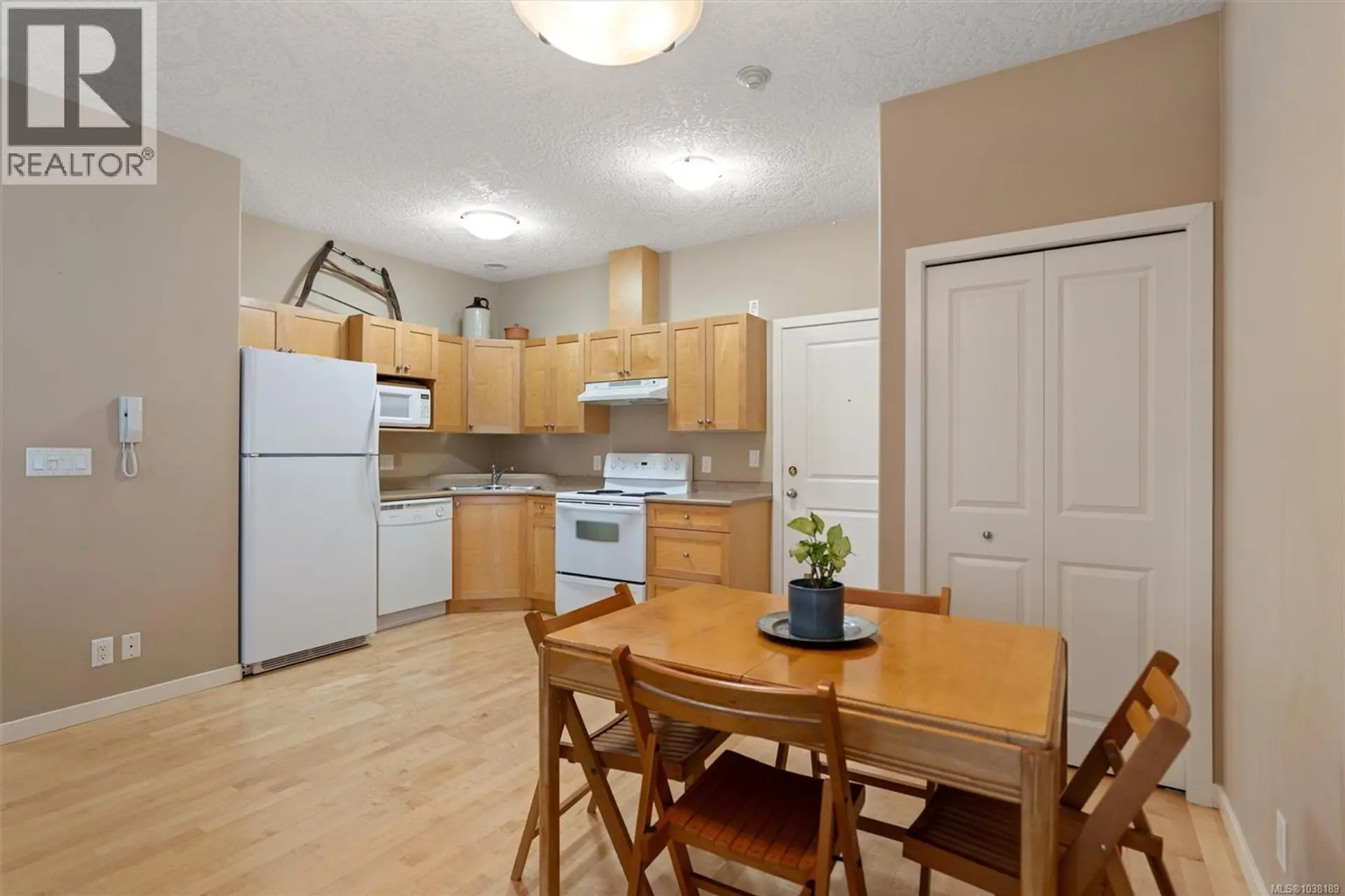 #301 2844 Bryn Maur Rd - Image 7