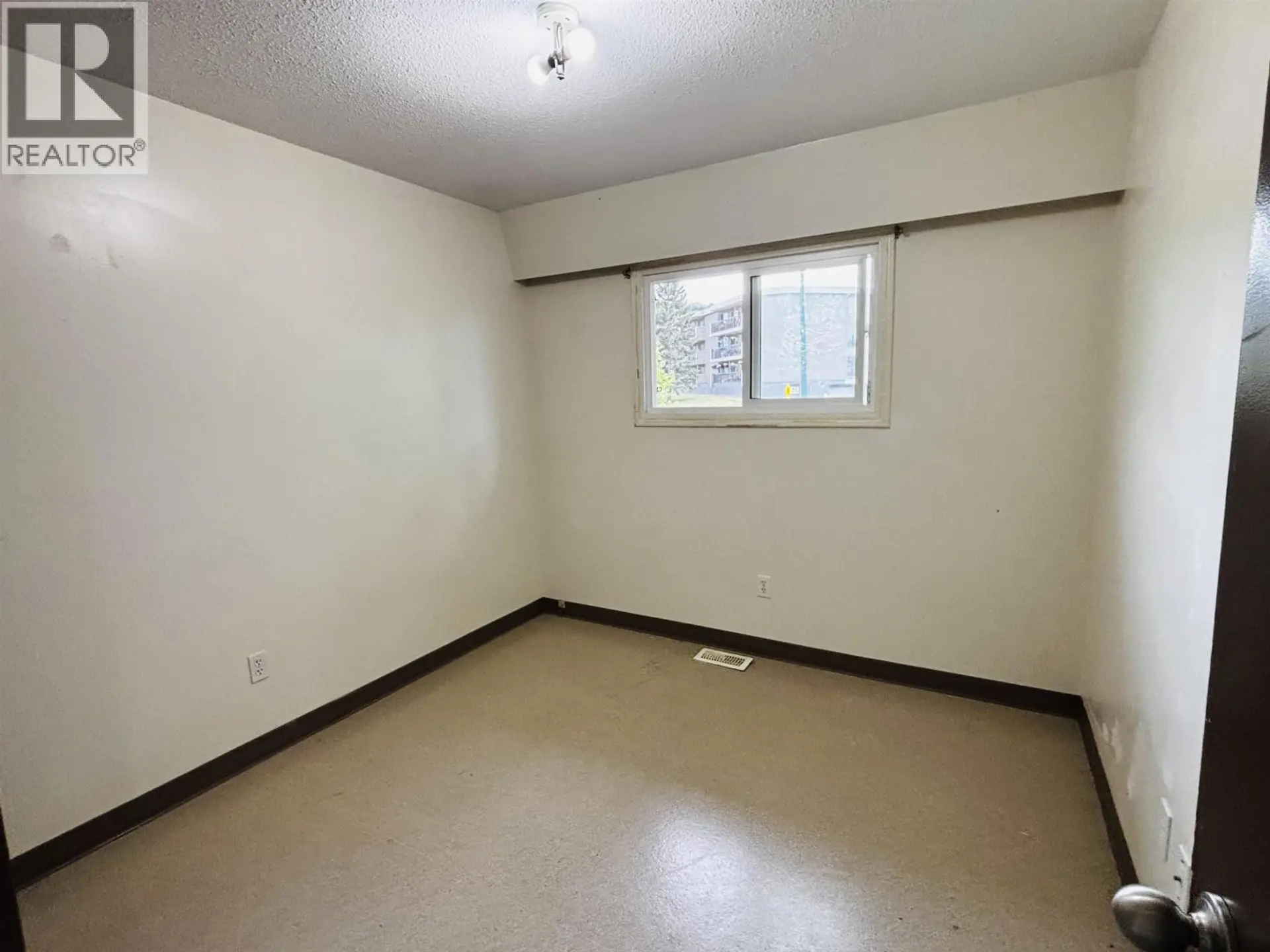 1428 JARVIS STREET - Image 9