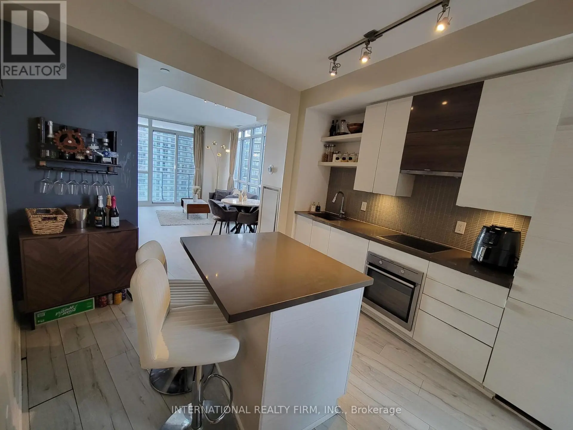 #3107 59 ANNIE CRAIG DRIVE - Image 4