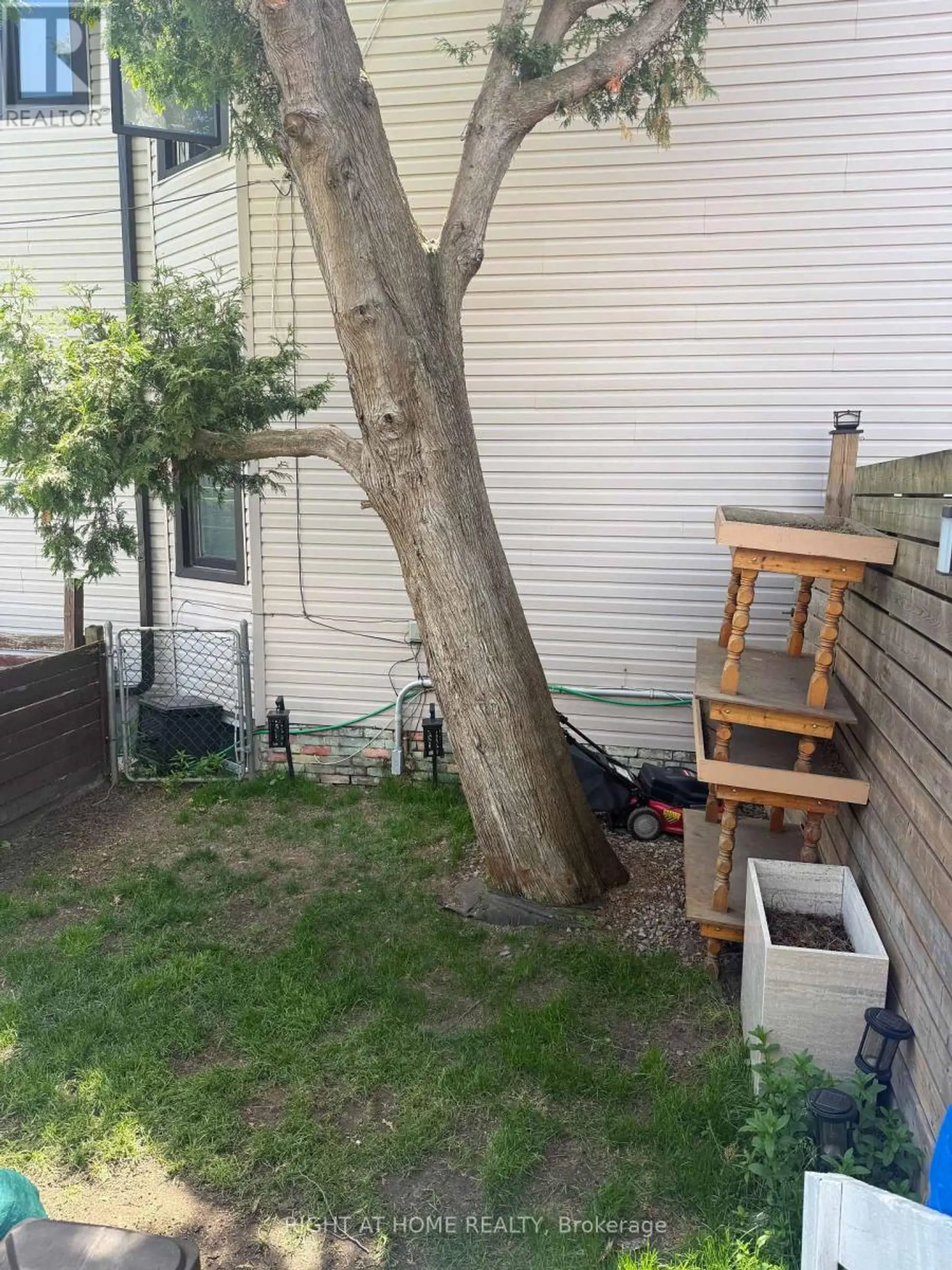 106 DONLANDS AVENUE - Image 8