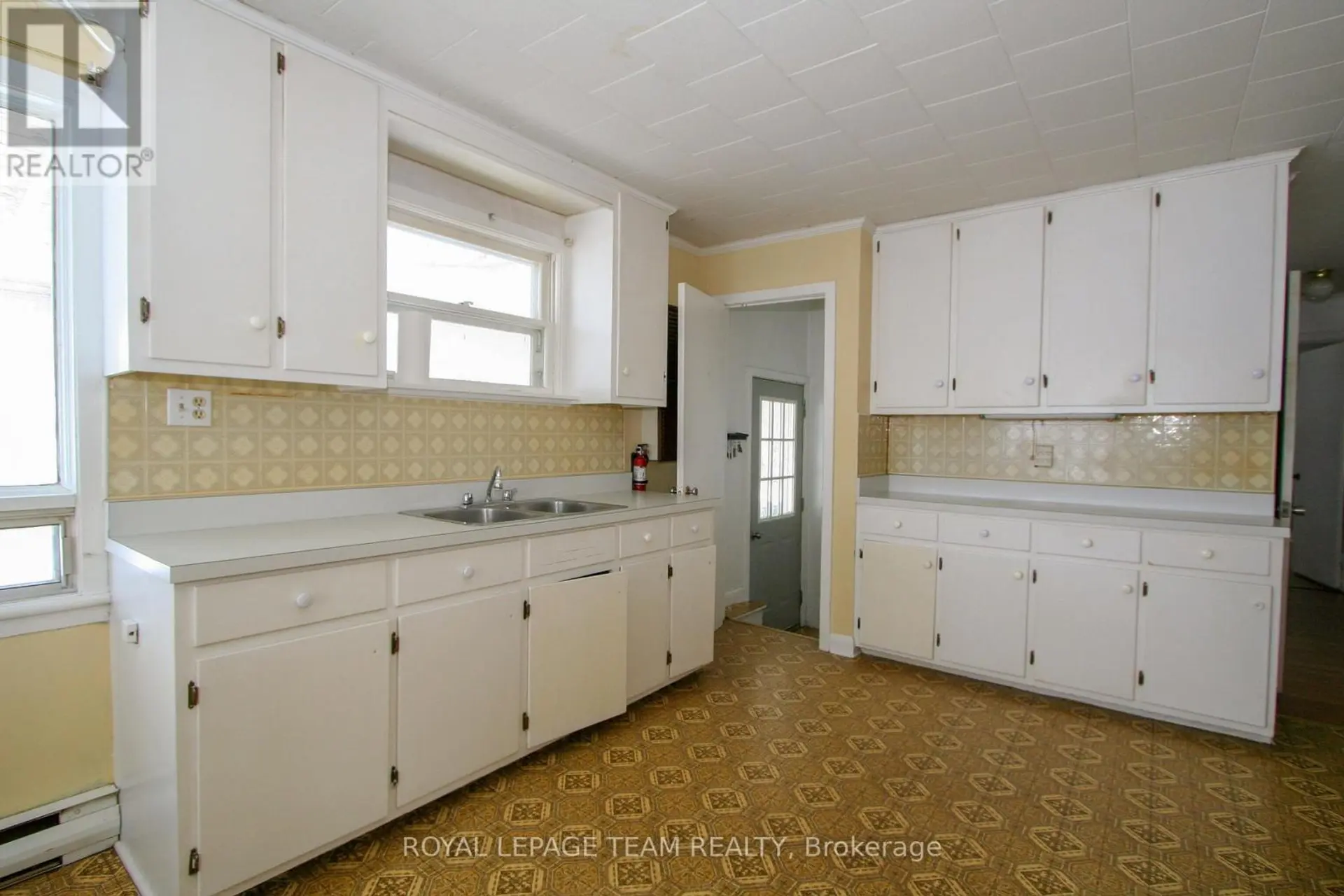 9 COCKBURN STREET - Image 3