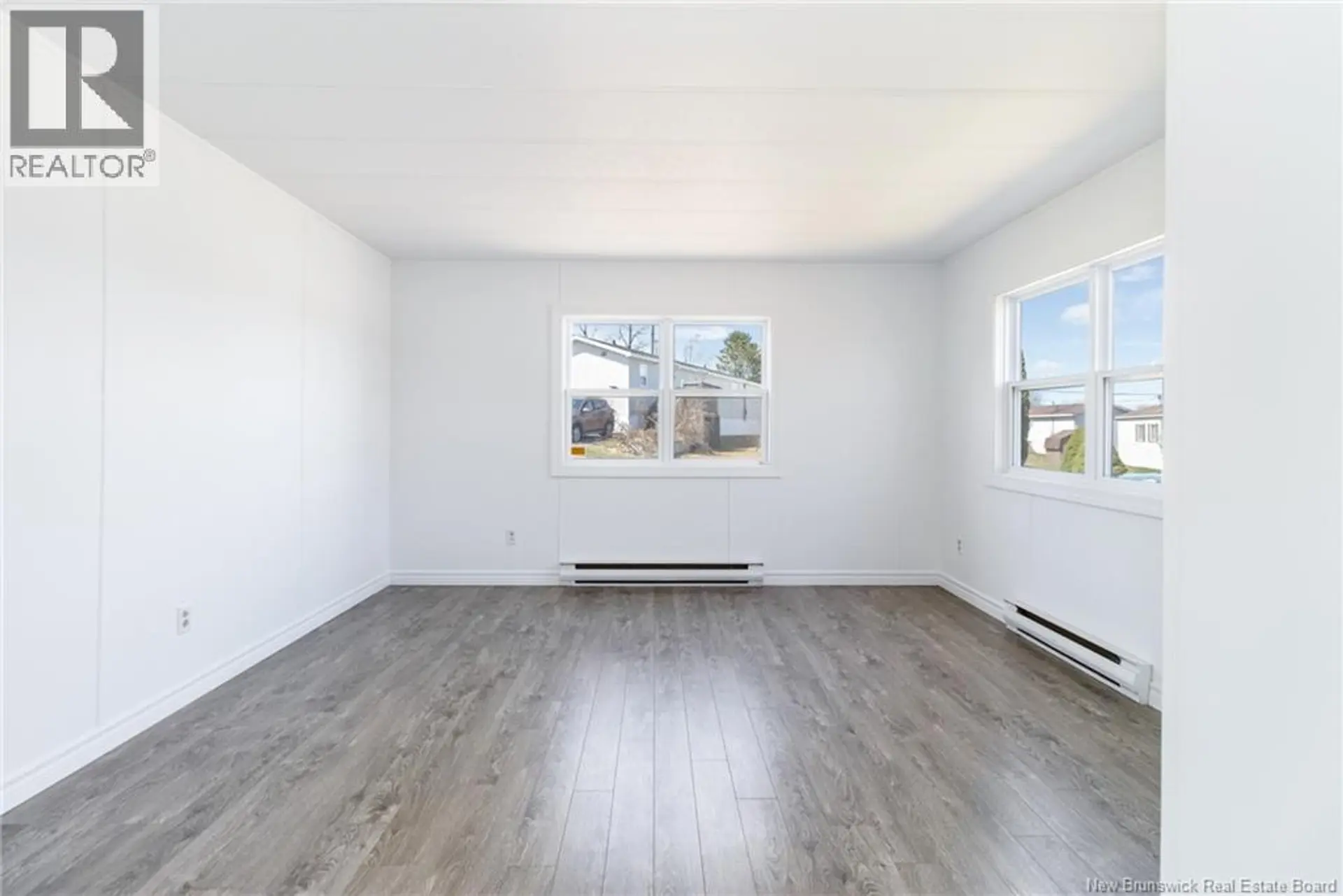 2 Macintosh Street - Image 4