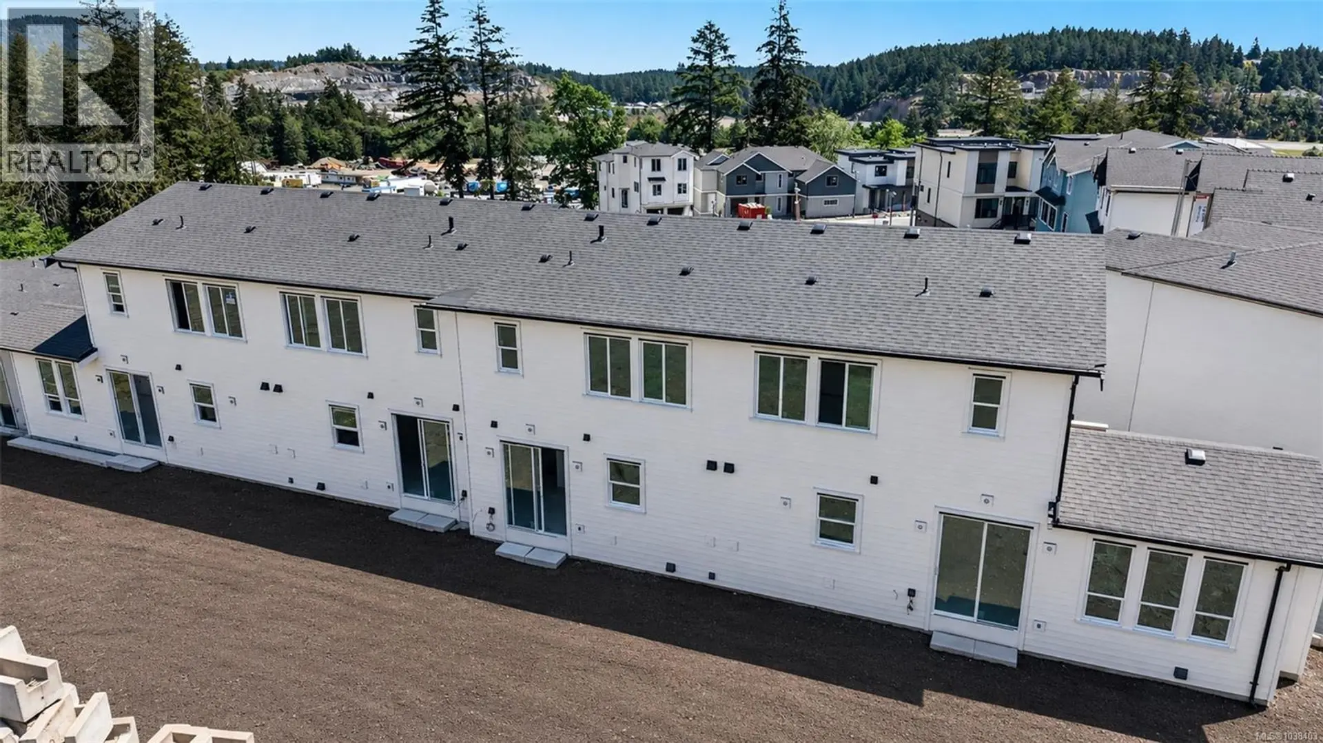 838 BLACKBIRD Pl - Image 2