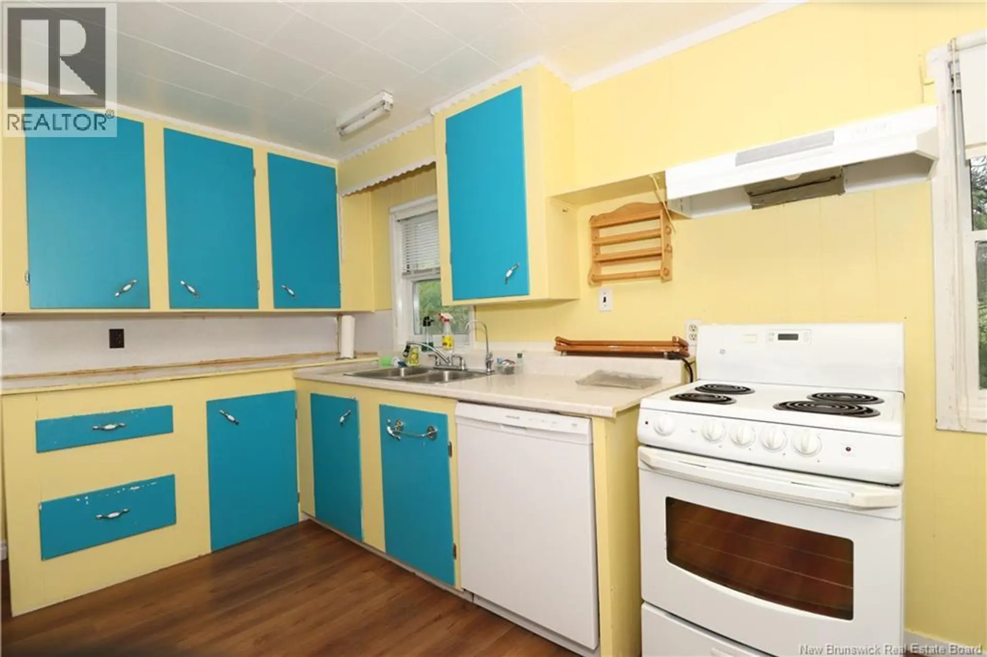 12 Goddard - Image 10