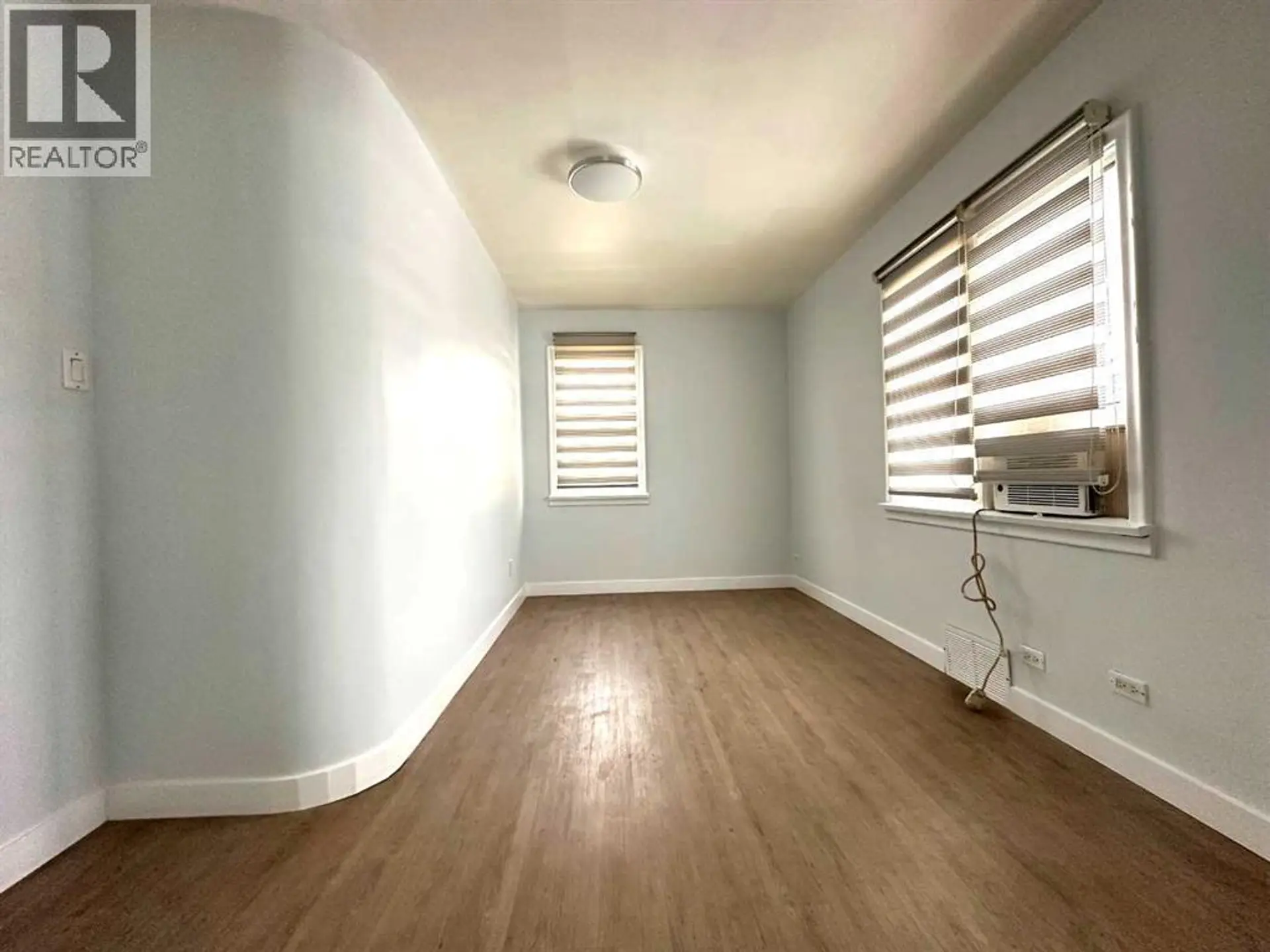 1101 22 Avenue NW - Image 4