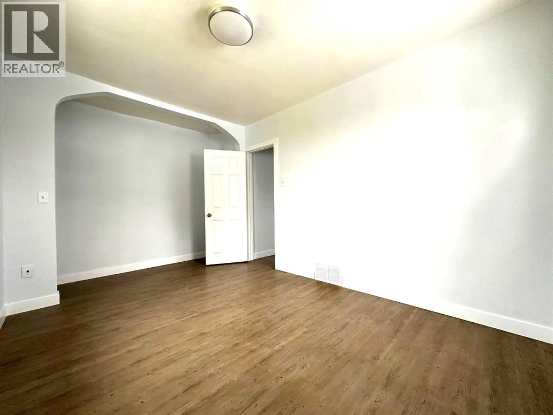 1101 22 Avenue NW - Image 6