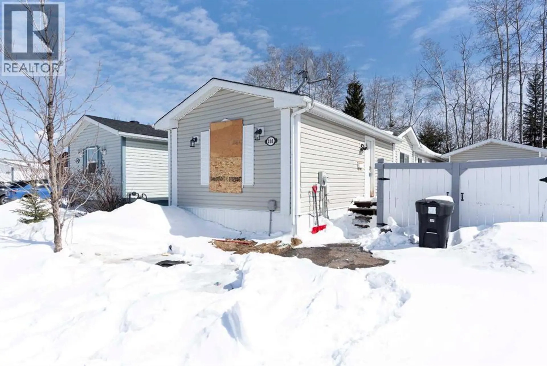 216 Harpe Way - Image 2