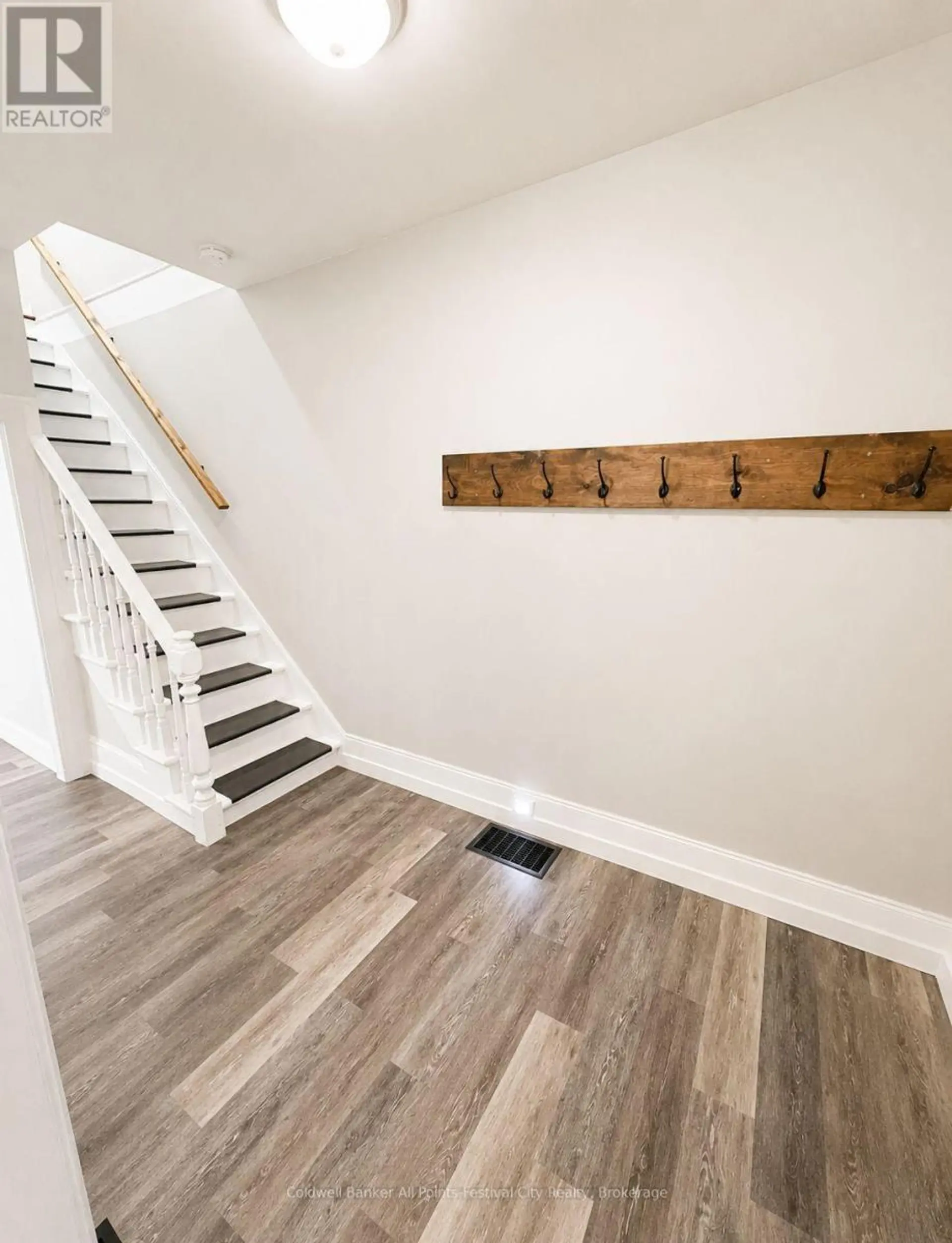 100 JOHN STREET E - Image 10