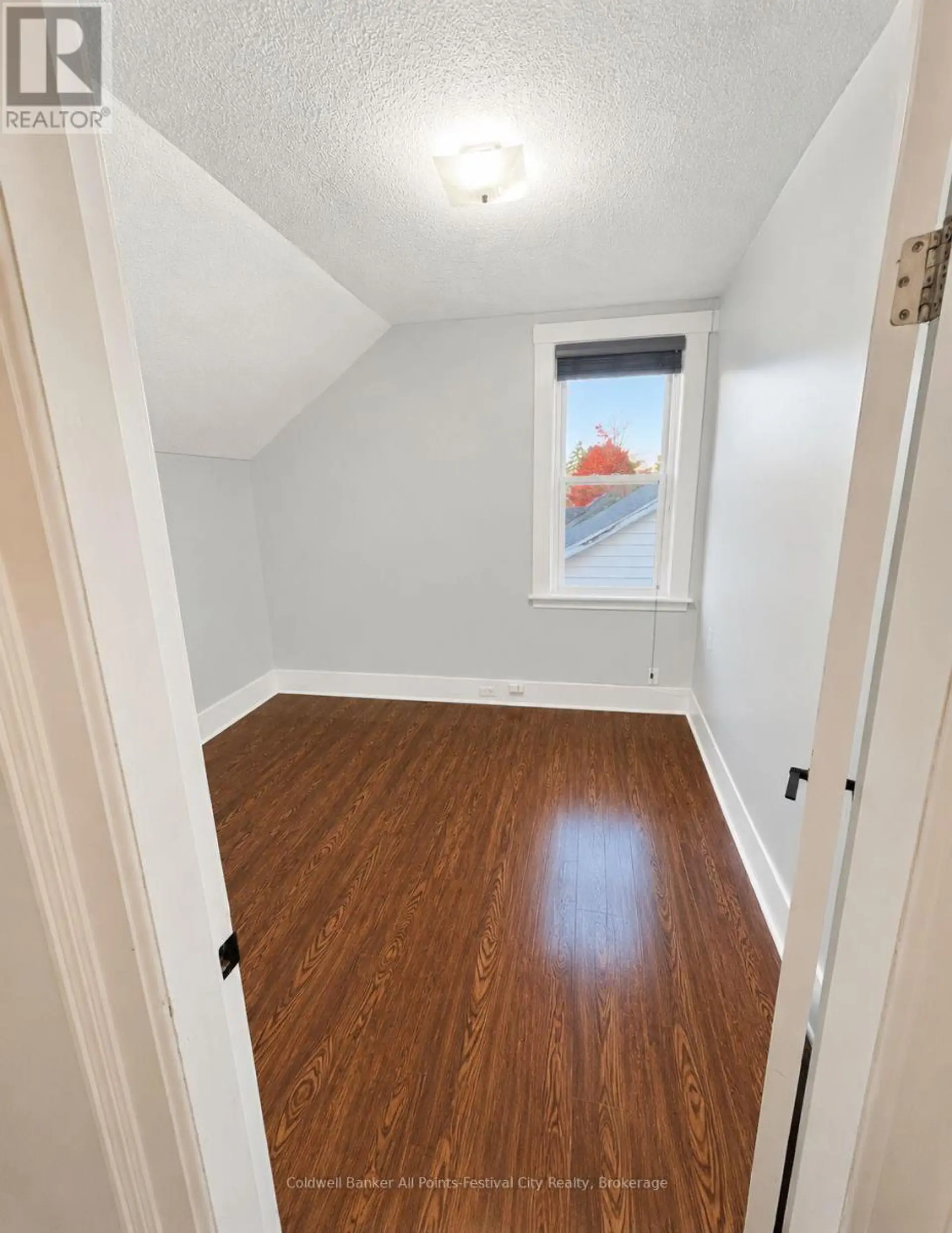100 JOHN STREET E - Image 5