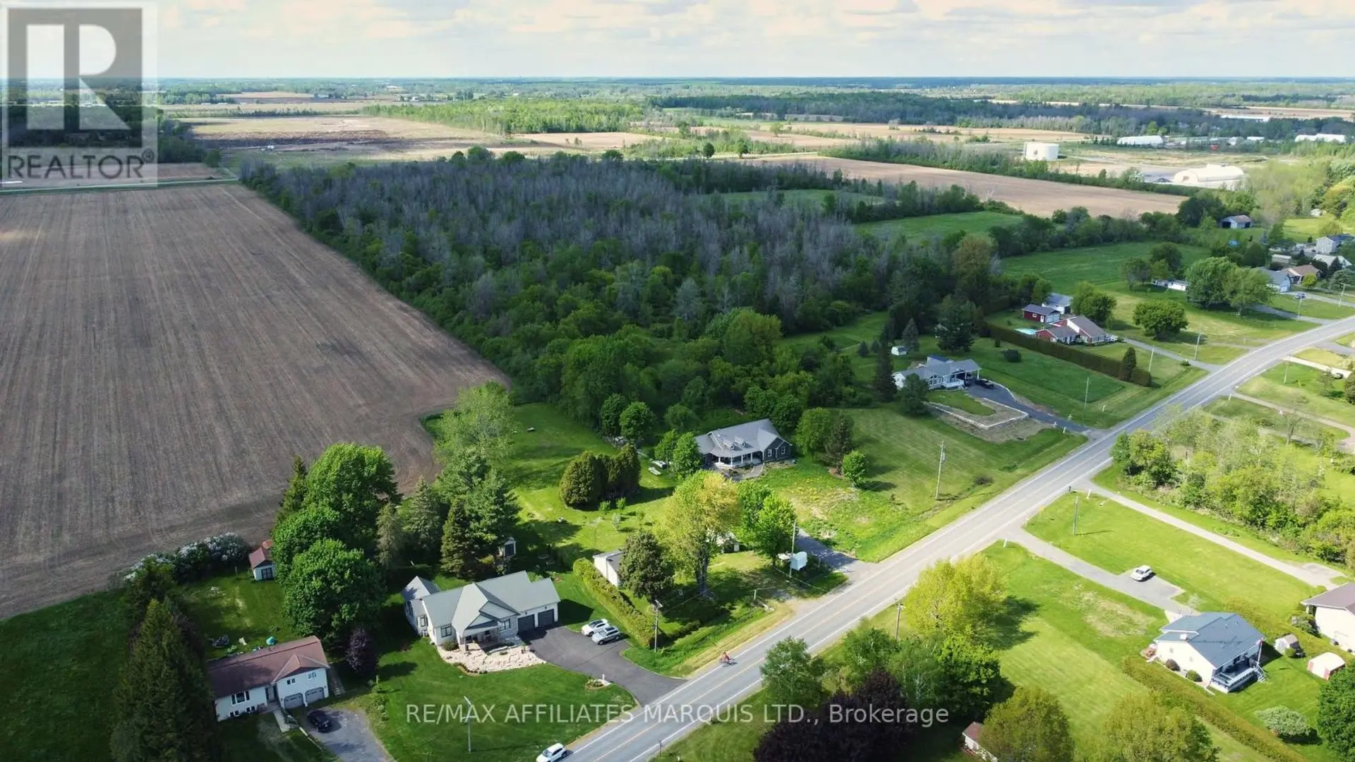 11481 LAKESHORE DRIVE - Image 13