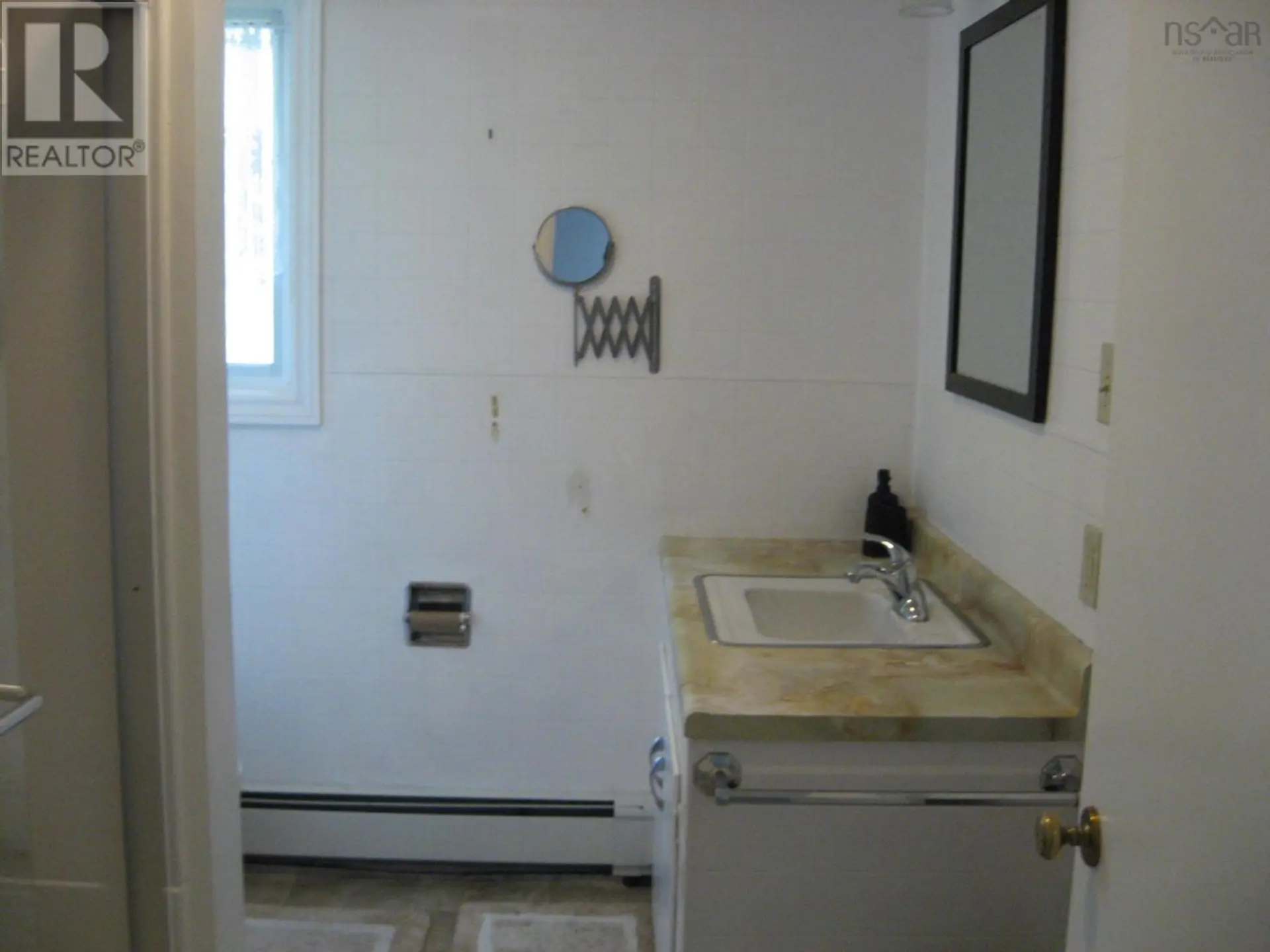 85 School Street - Image 12