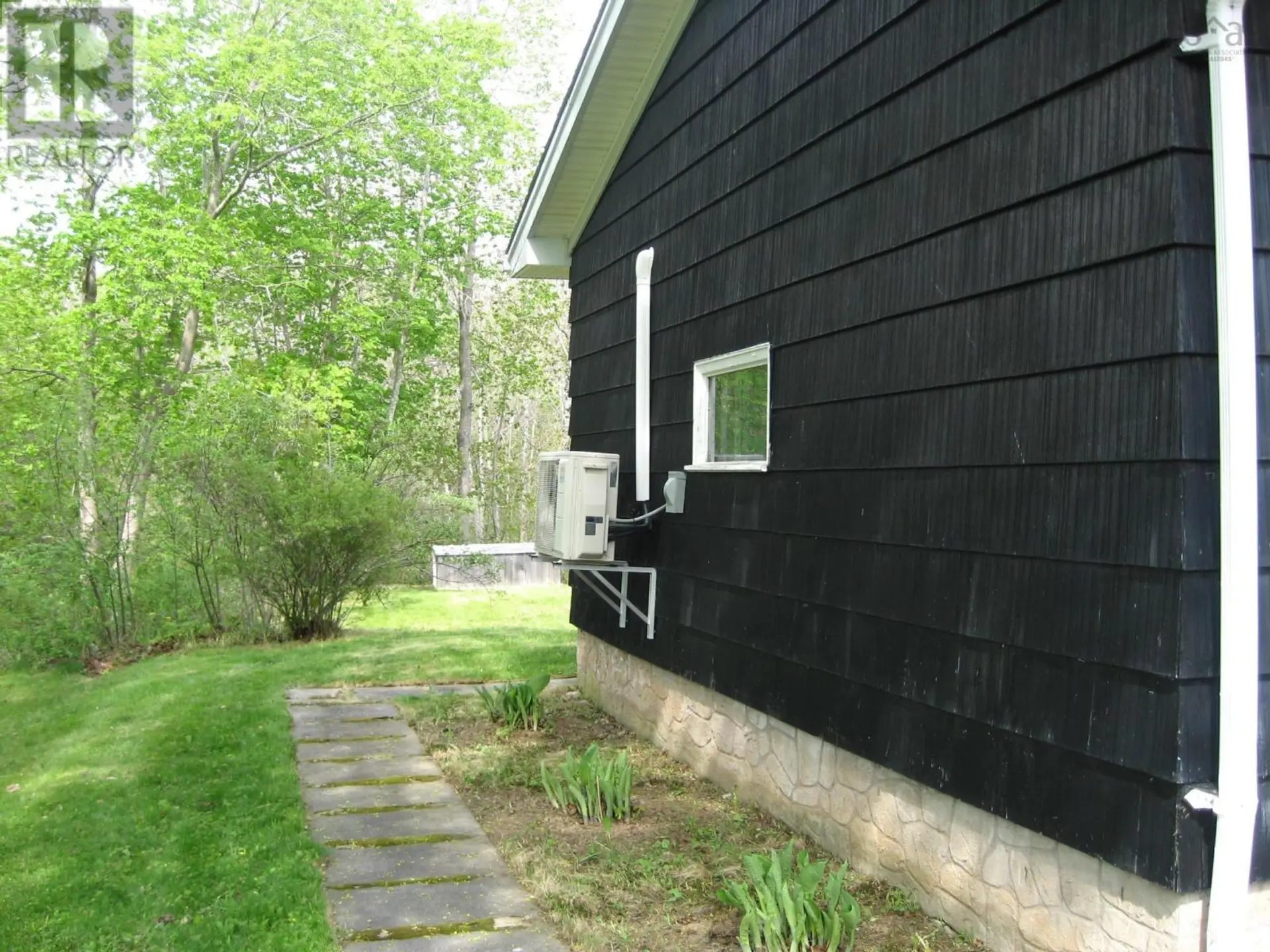 85 School Street - Image 18