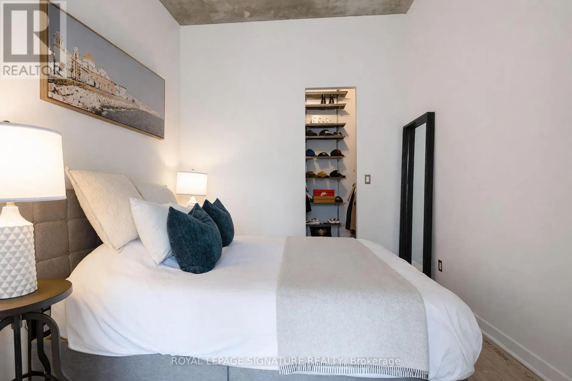 #305 23 BRANT STREET - Image 10