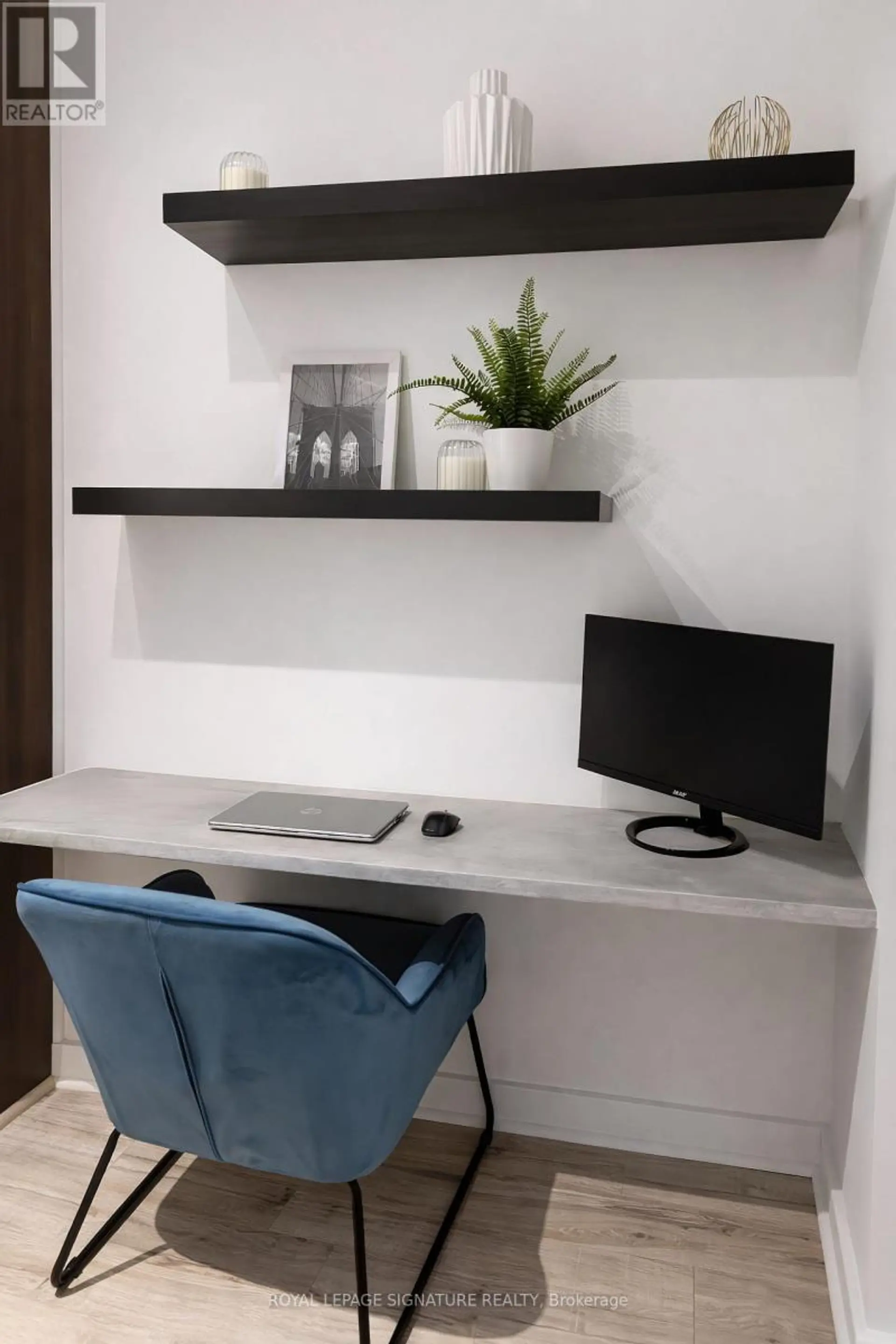 #305 23 BRANT STREET - Image 12