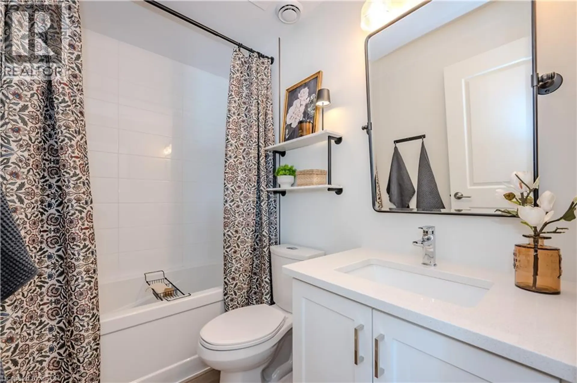 #71 824 WOOLWICH Street - Image 5