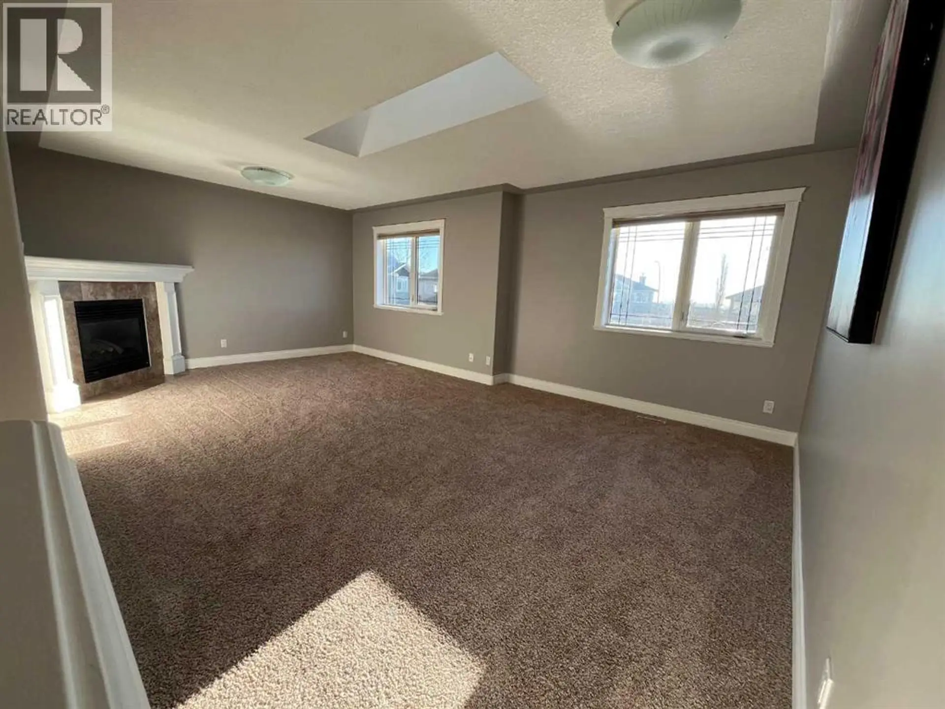 75 Royal Abbey Rise NW - Image 8