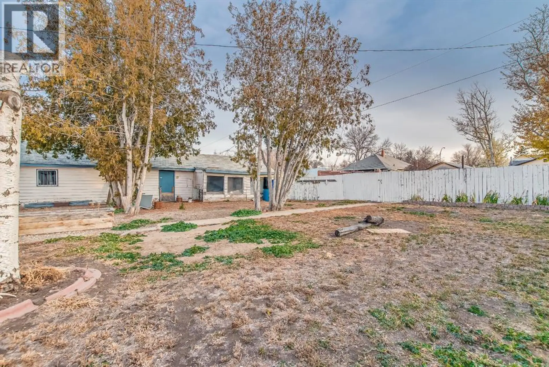219 4 Street SE - Image 15
