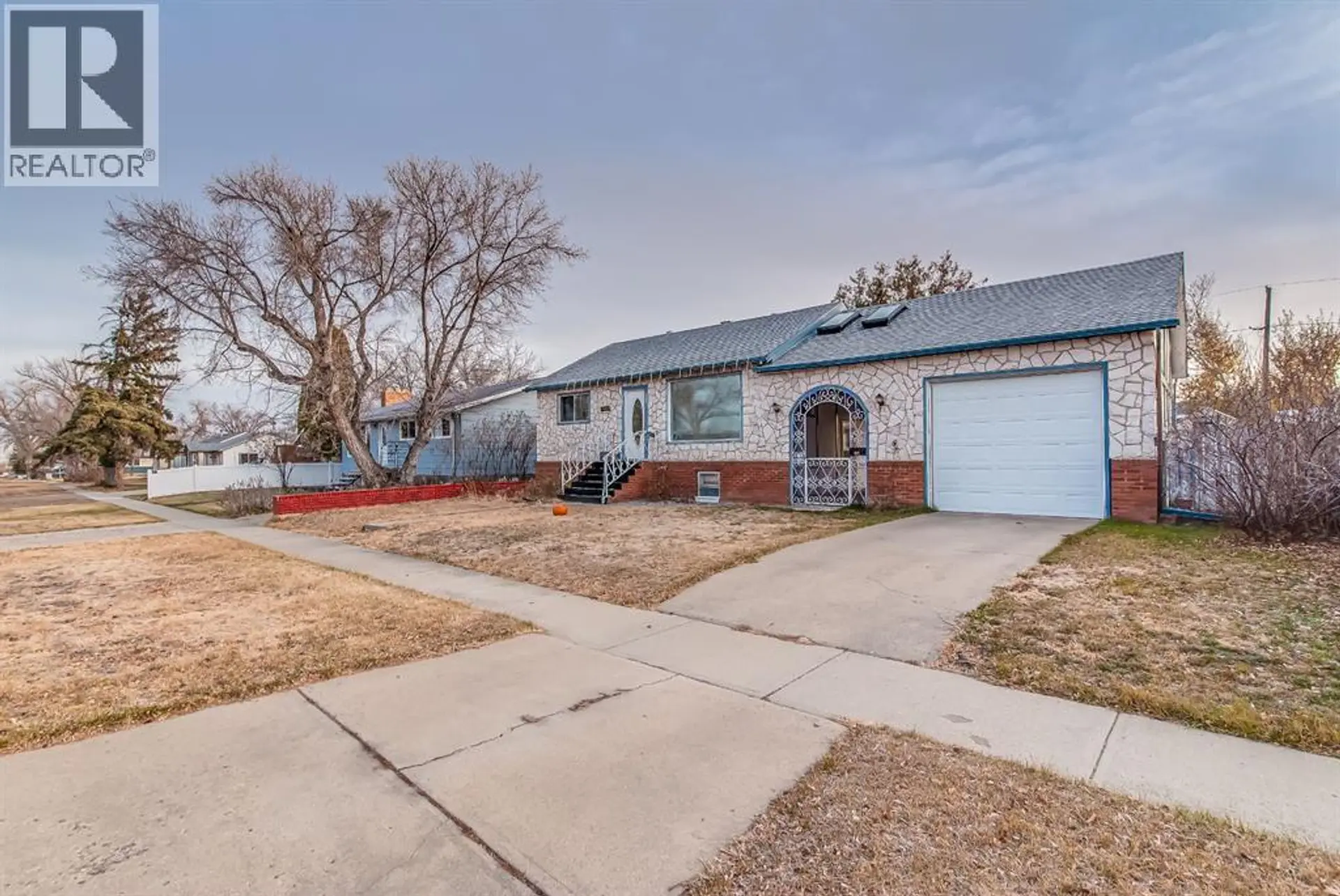219 4 Street SE - Image 3
