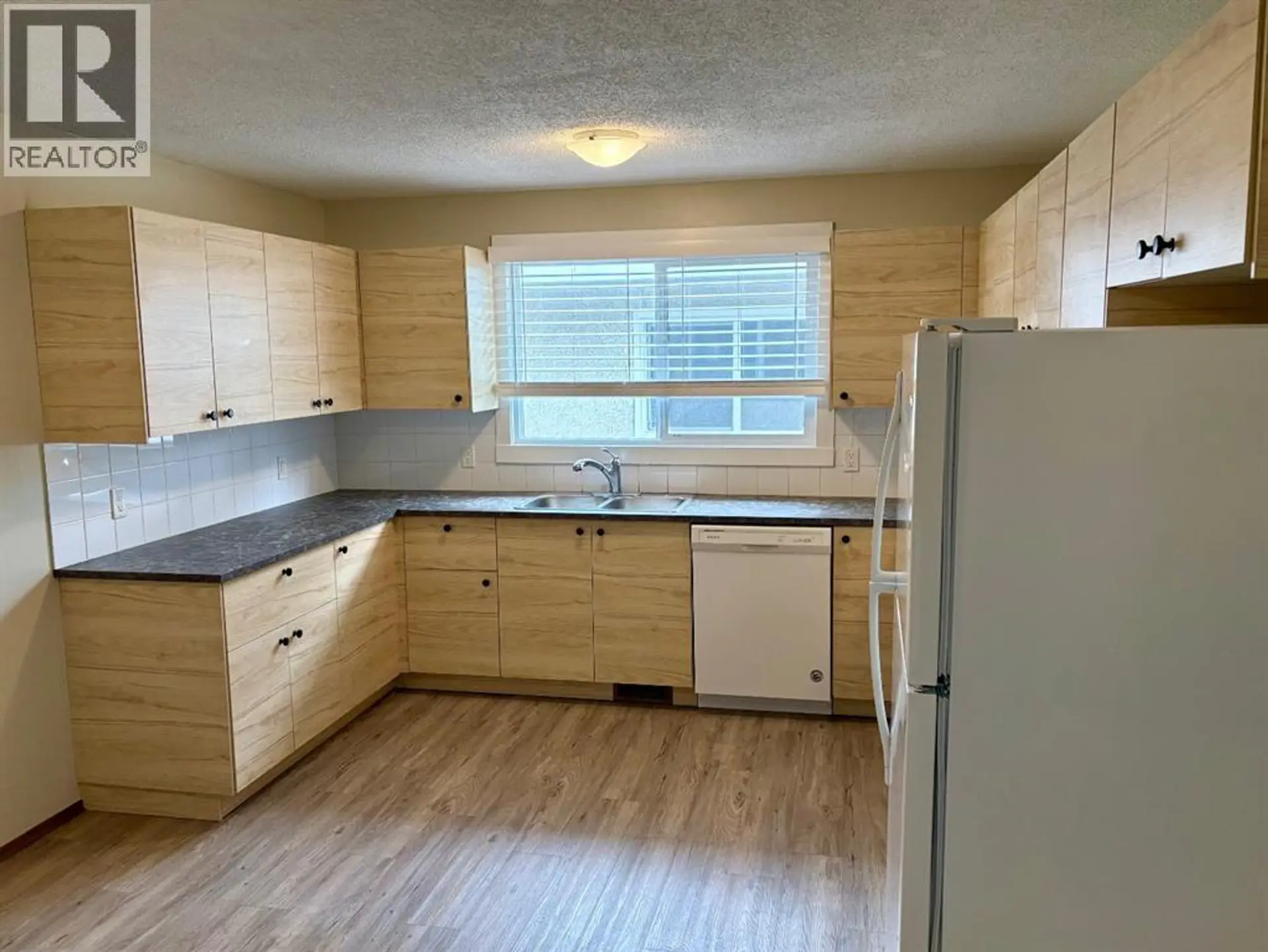4828 Varsity Drive NW - Image 6