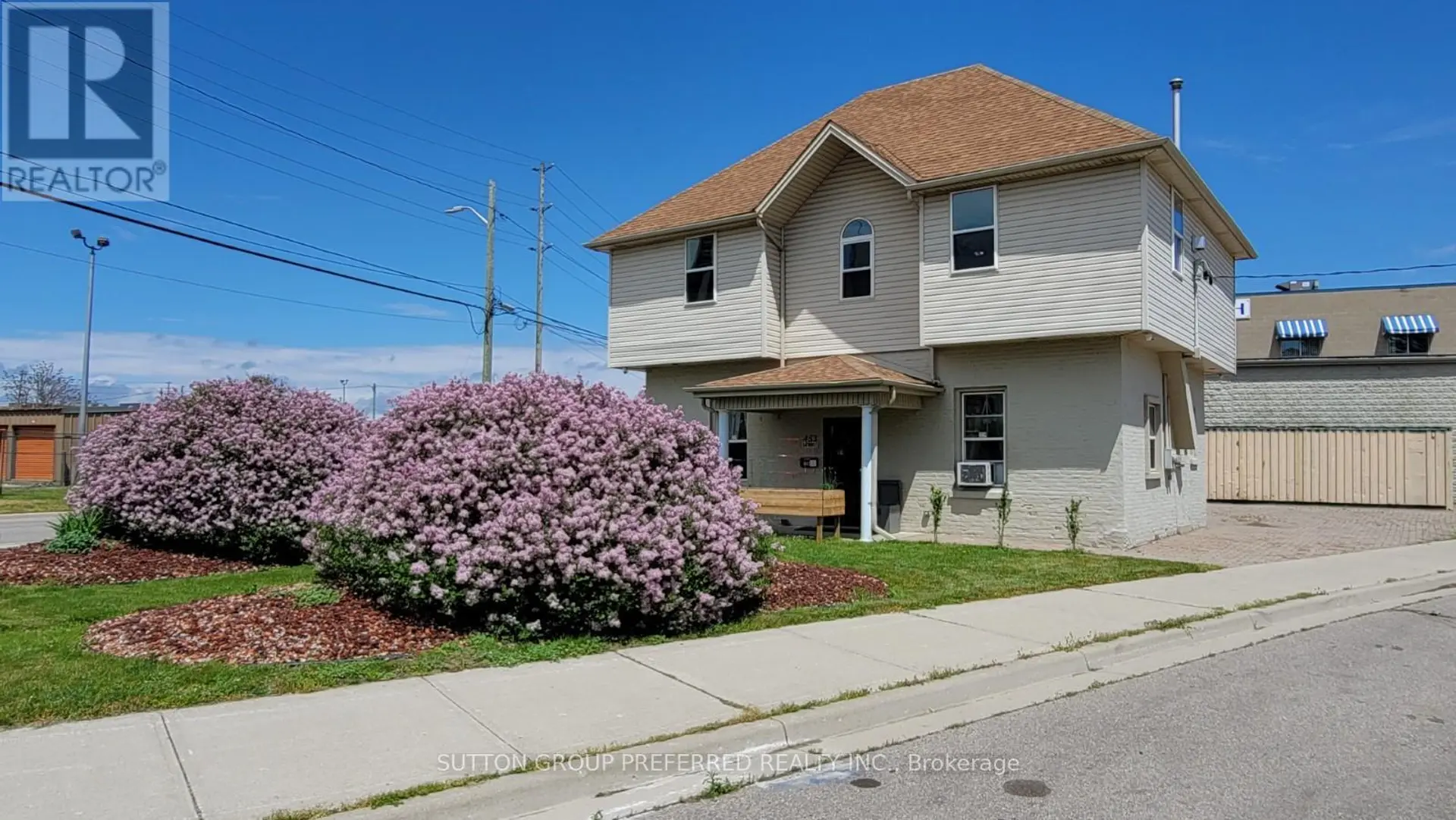 453 BATHURST STREET - Image 1