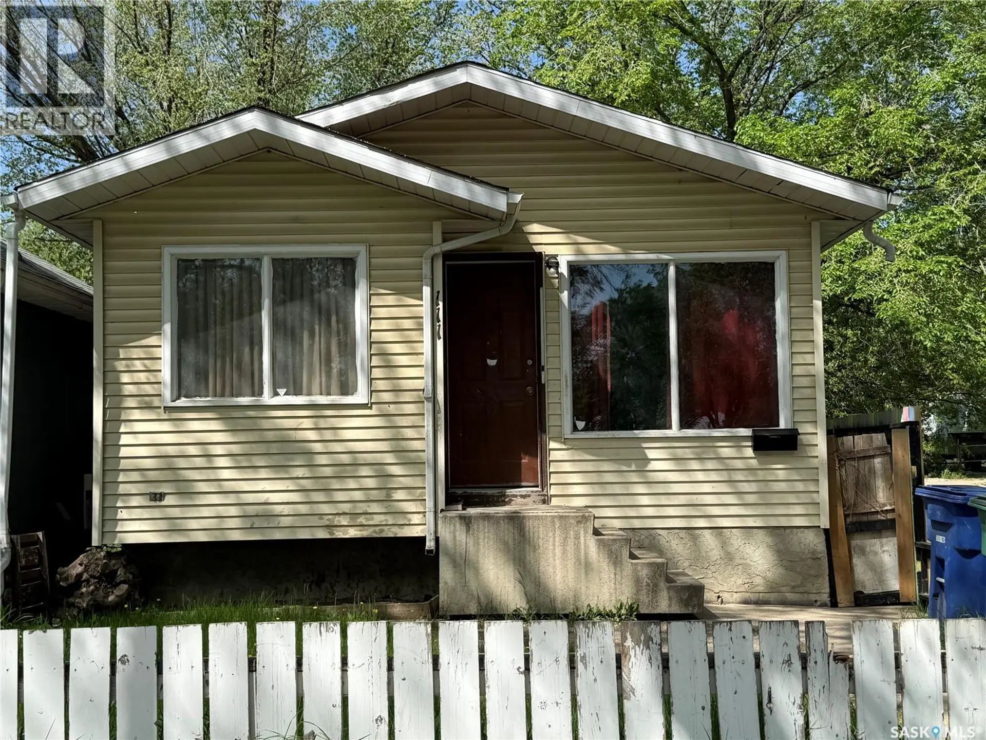 111 M AVENUE S - Image 1