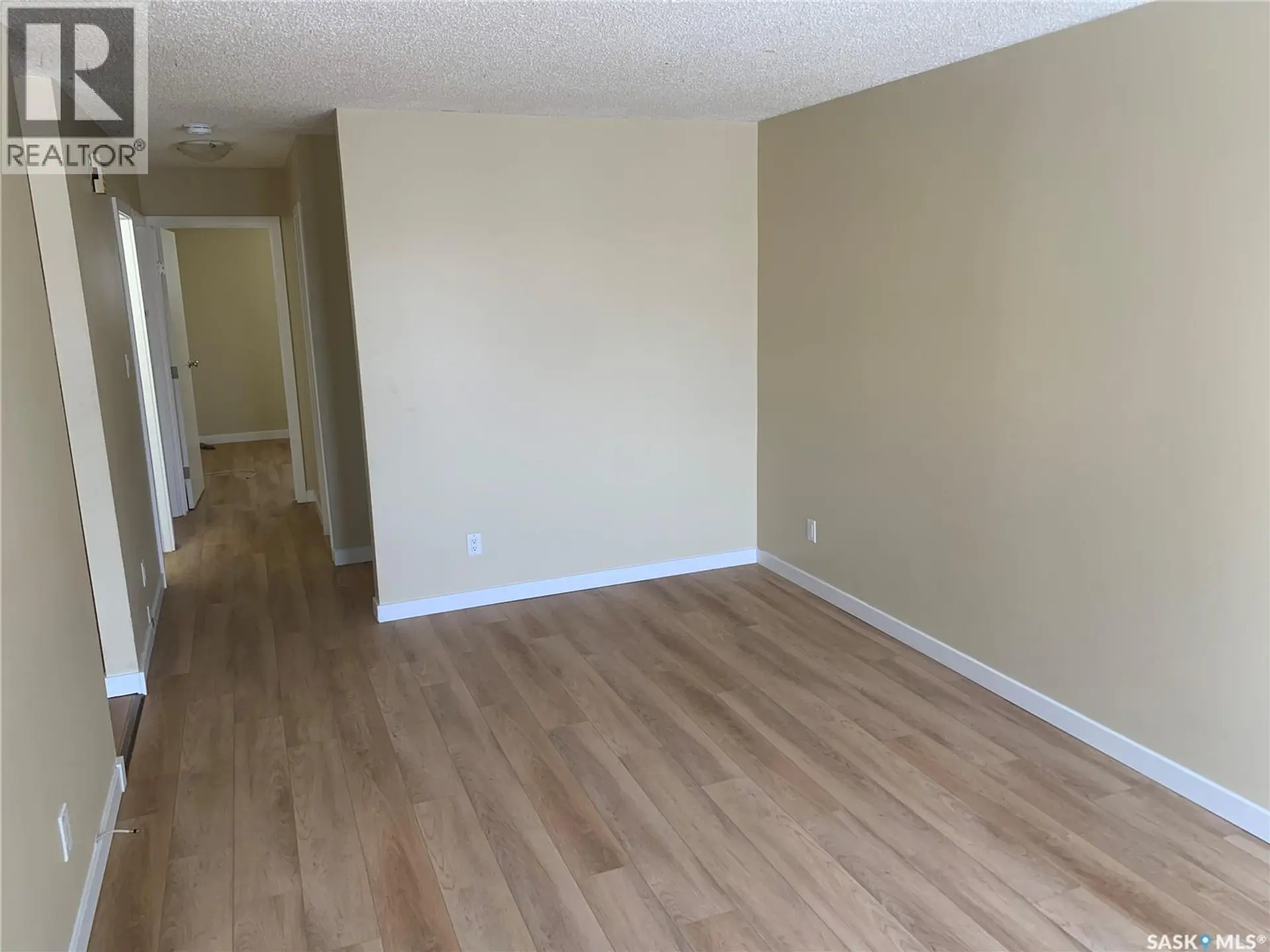 111 M AVENUE S - Image 3