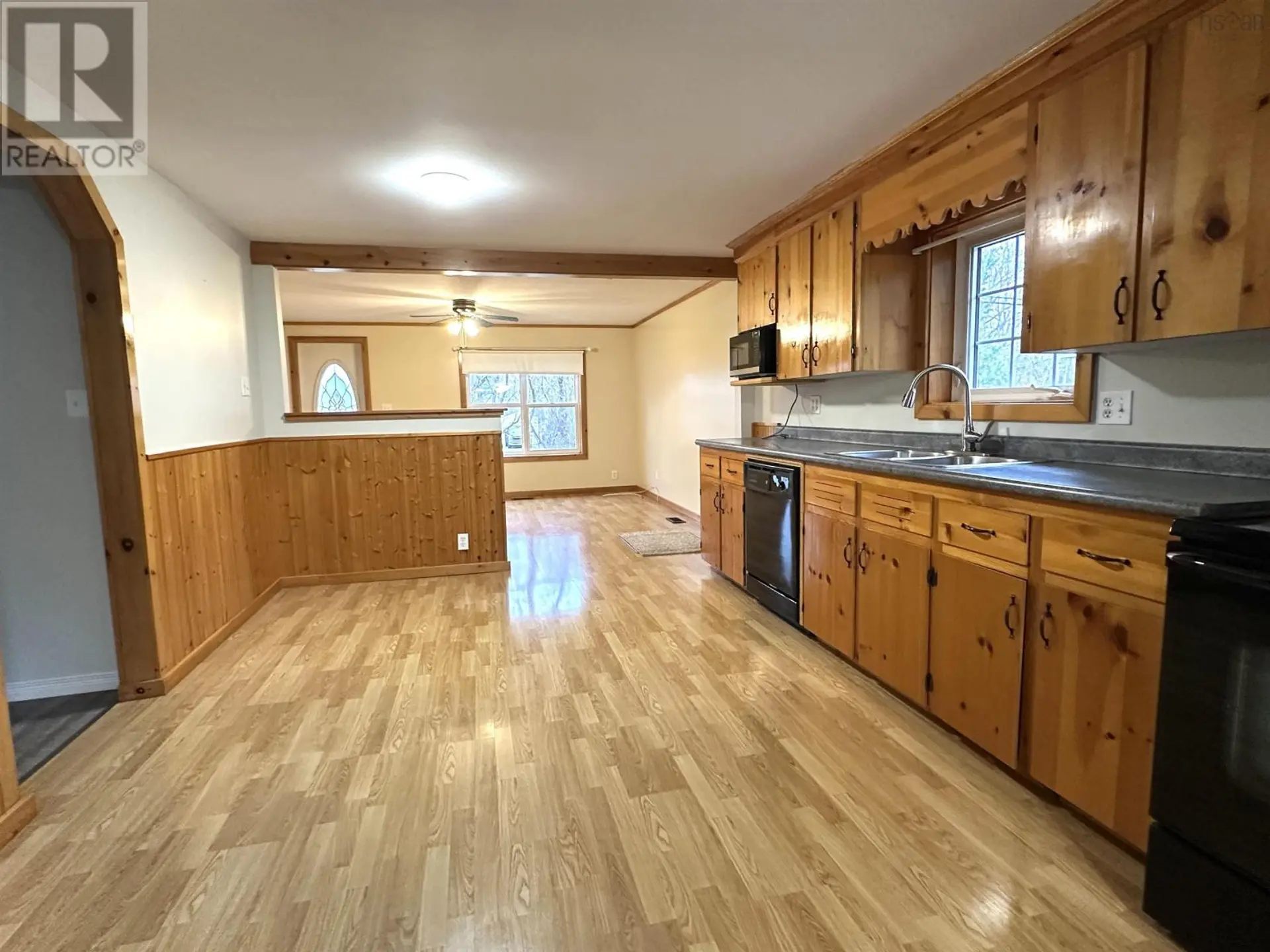 61 HILLSIDE Road - Image 7