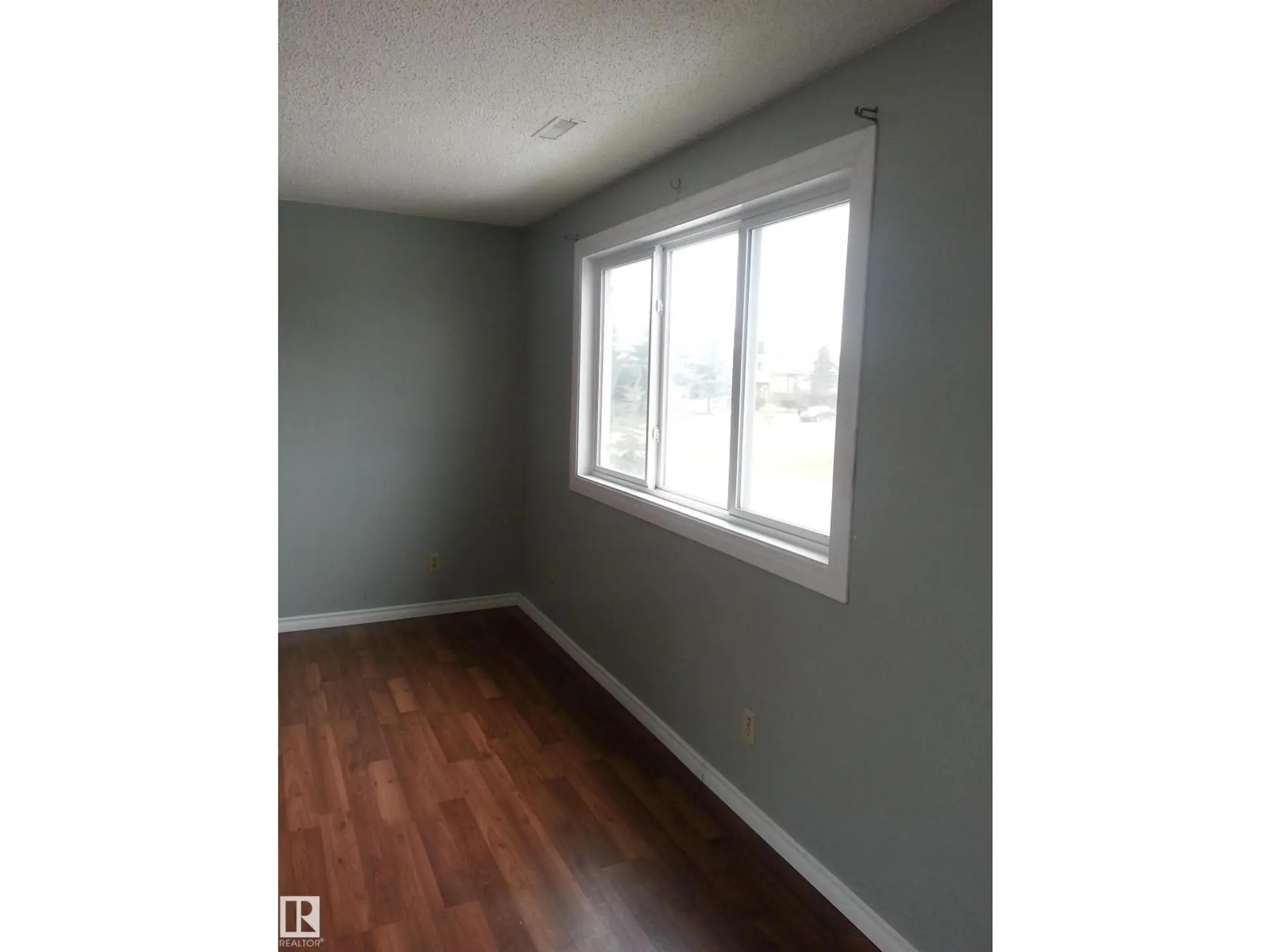 8433 29 AV NW - Image 4
