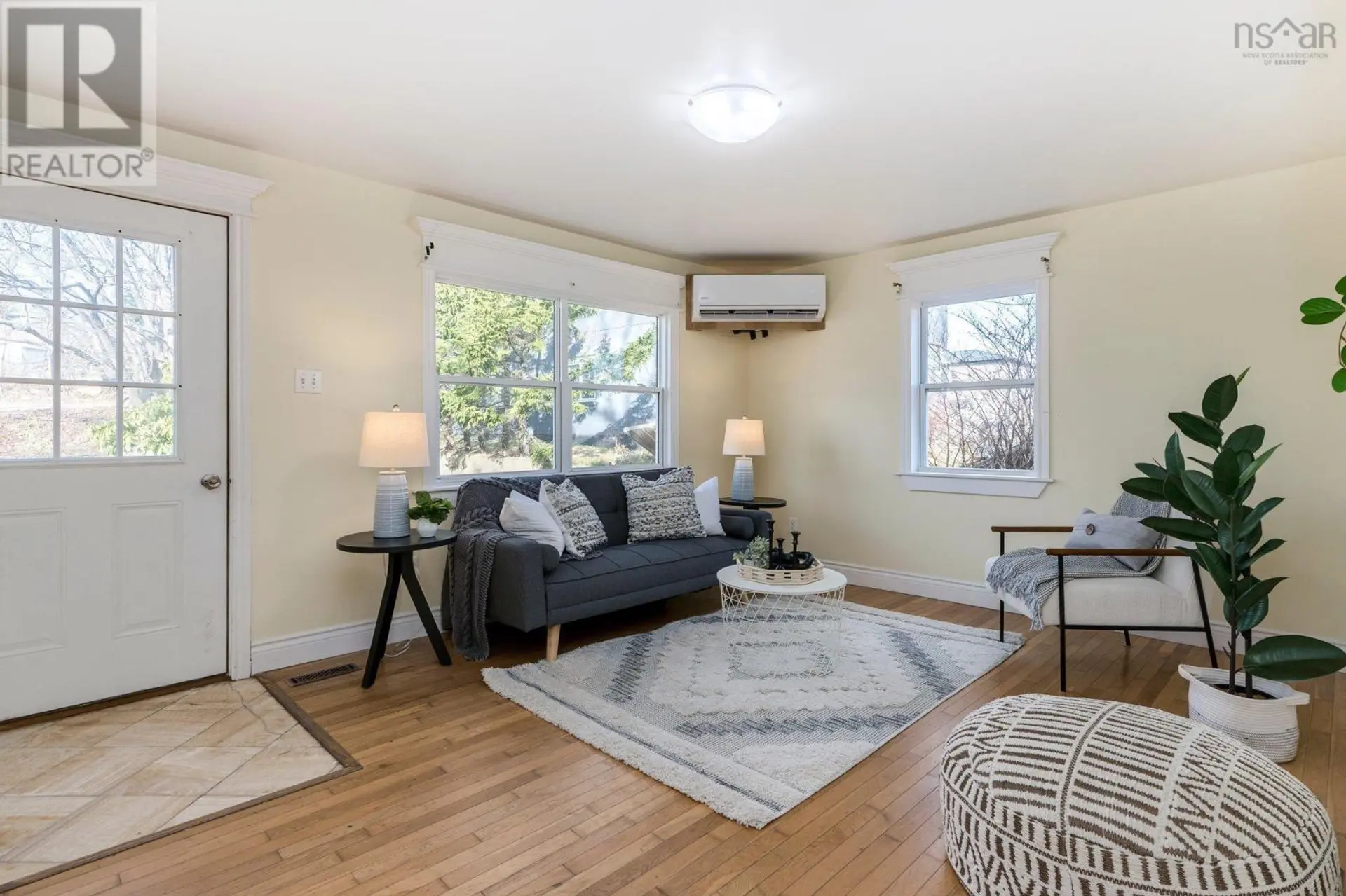 18 Layton Road - Image 2