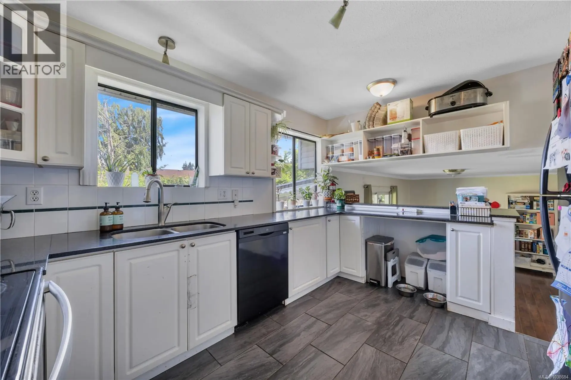 1591 Sharon Pl - Image 6